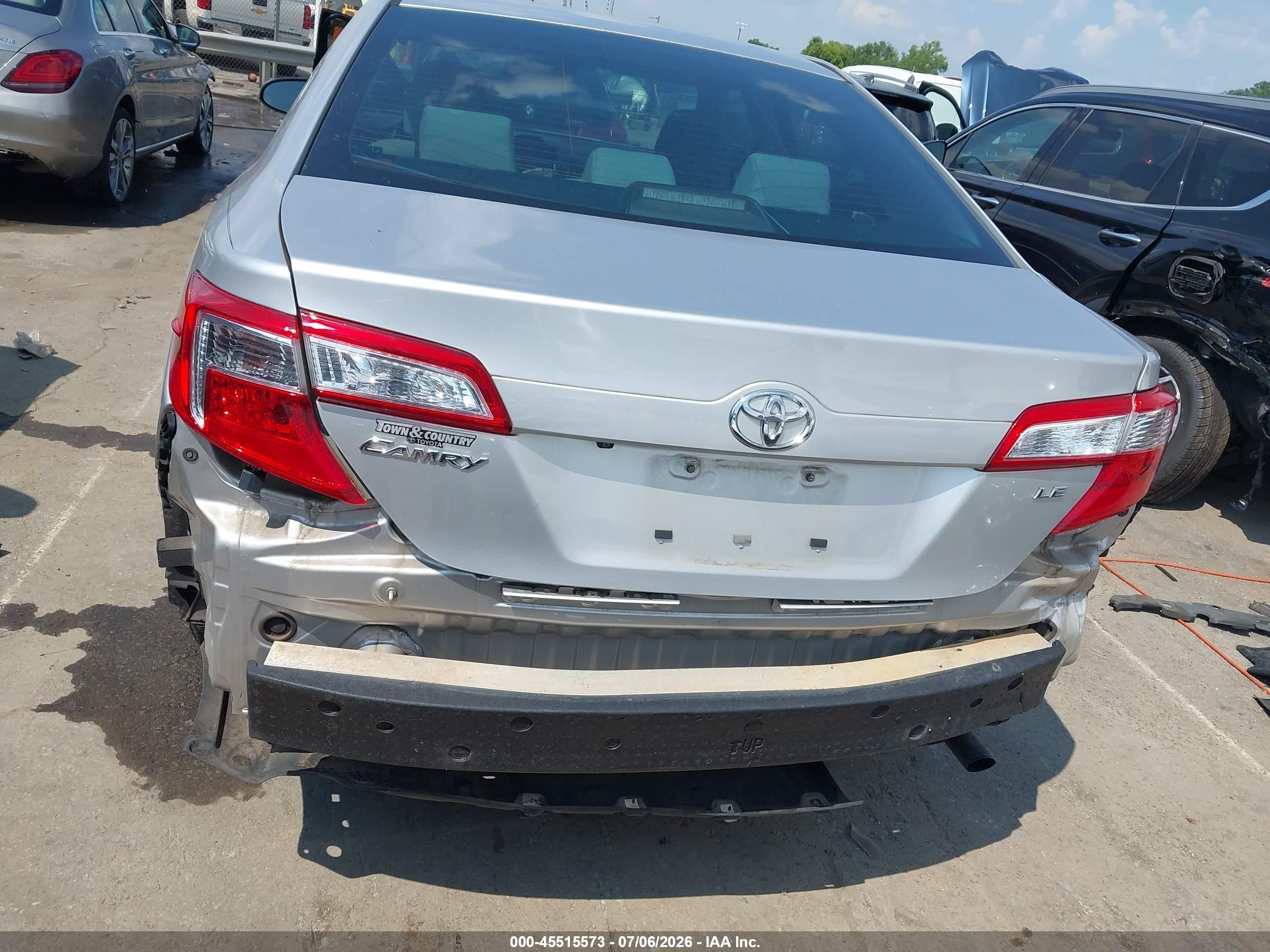 2014 Toyota Camry Le Gray vin: 4T1BF1FKXEU779229