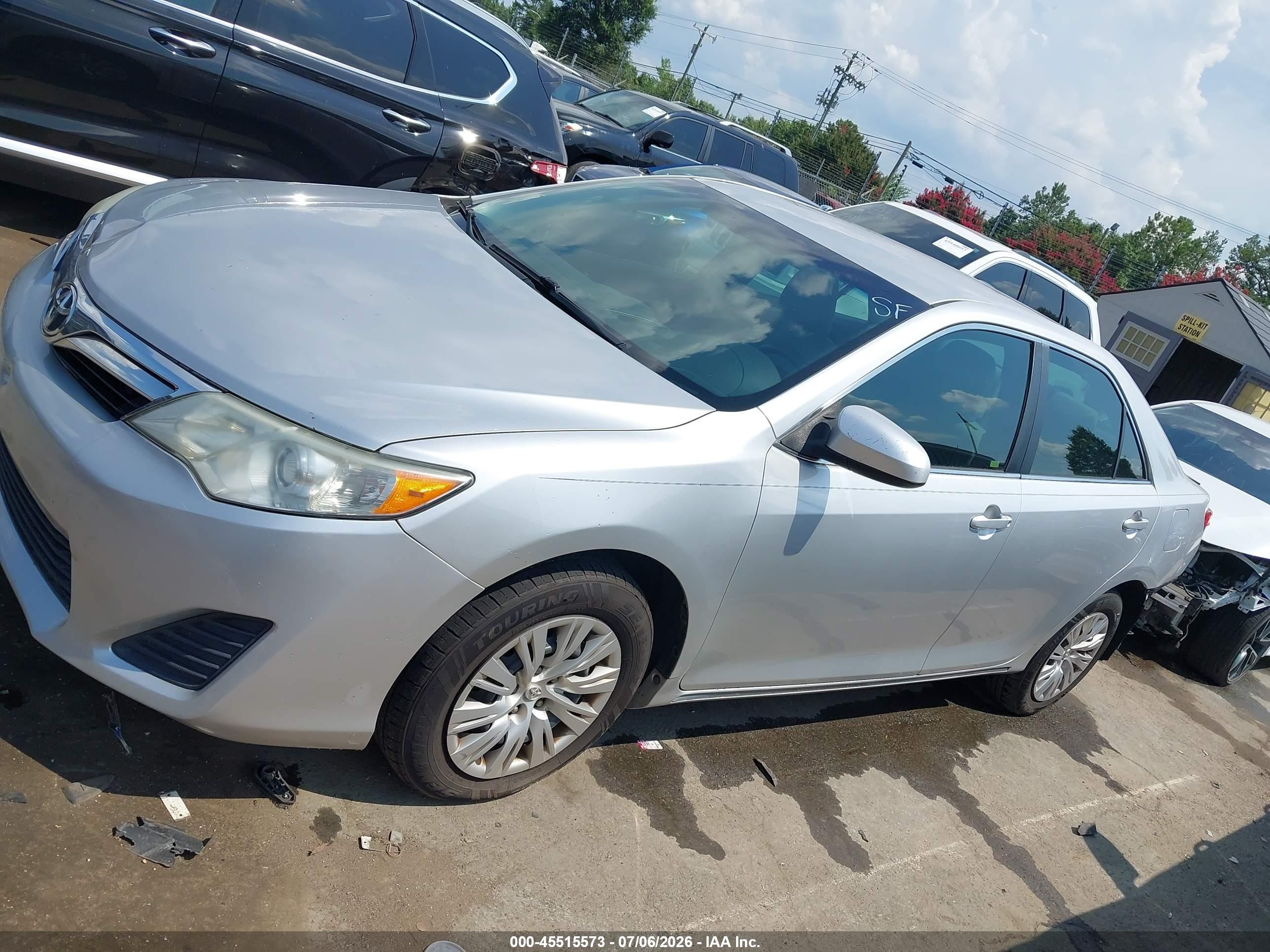 2014 Toyota Camry Le Gray vin: 4T1BF1FKXEU779229