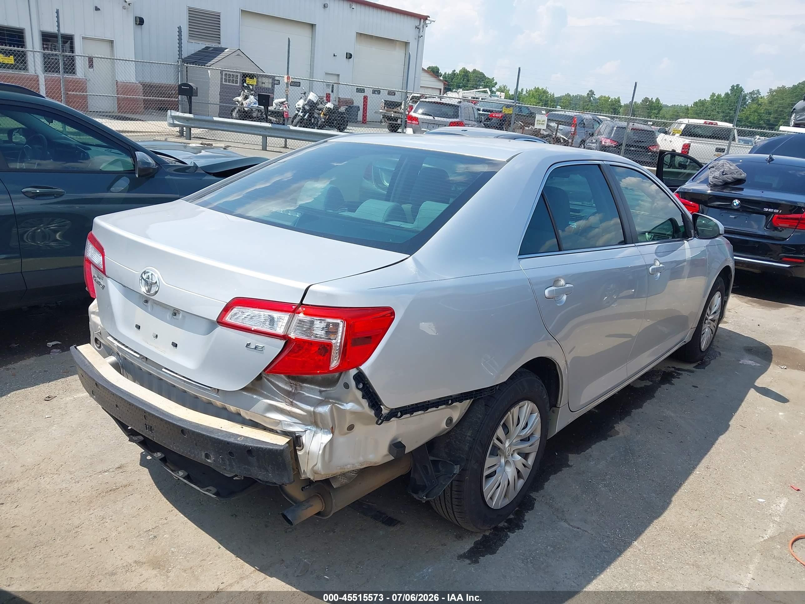 2014 Toyota Camry Le Gray vin: 4T1BF1FKXEU779229