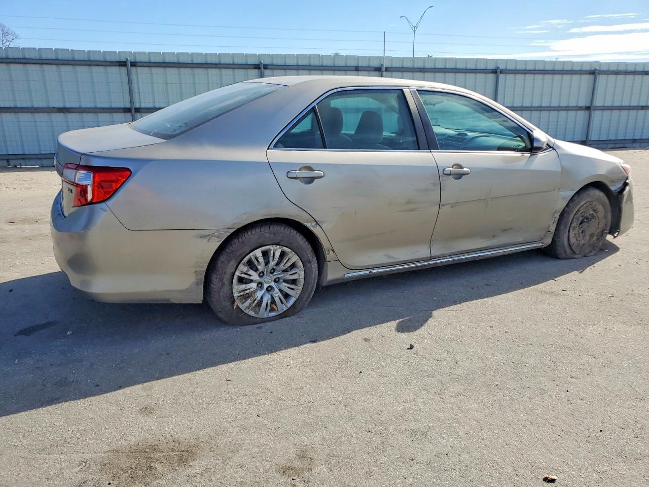 2014 Toyota Camry L Beige vin: 4T1BF1FKXEU791512