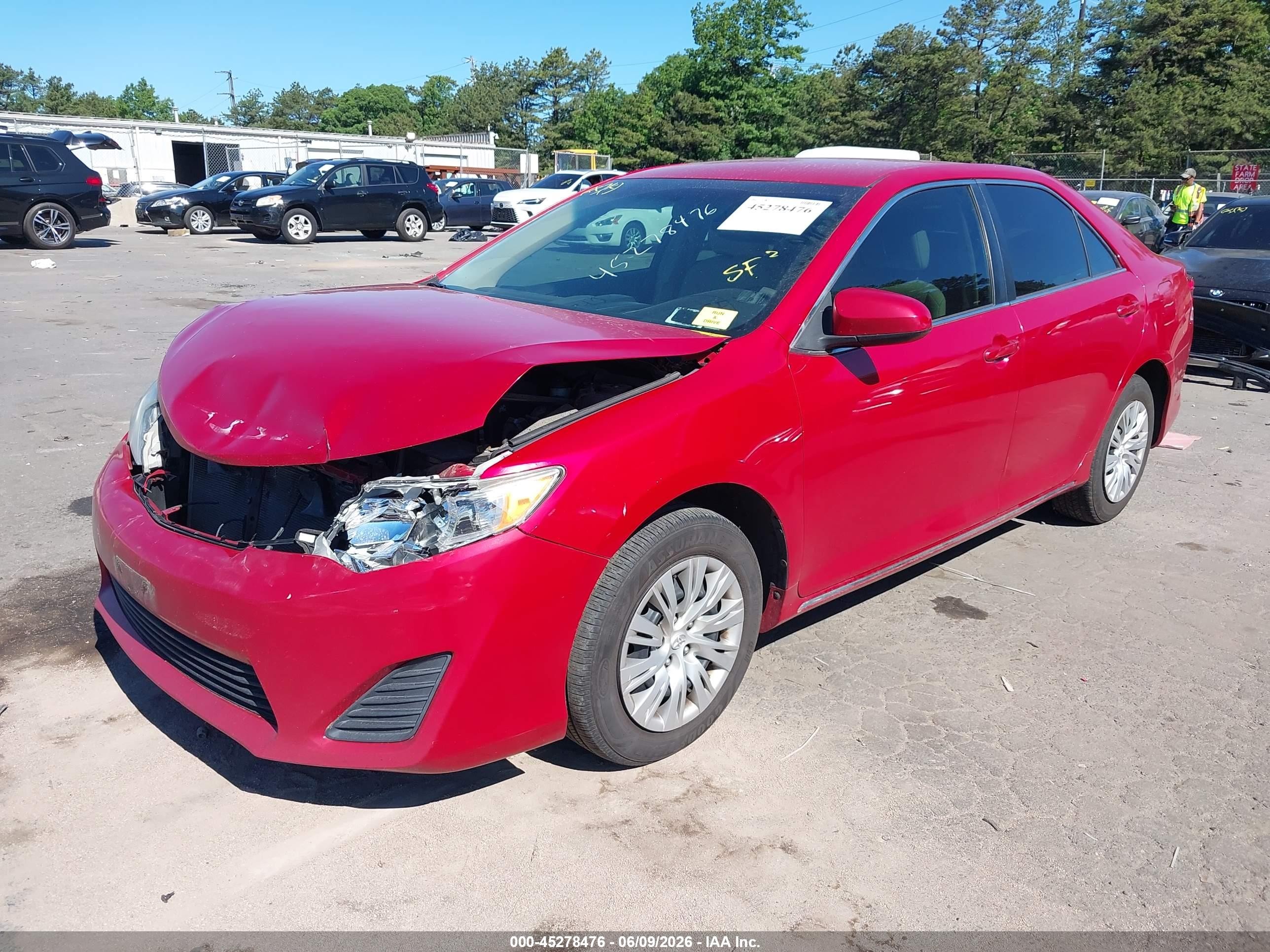2014 Toyota Camry Le Red vin: 4T1BF1FKXEU797133