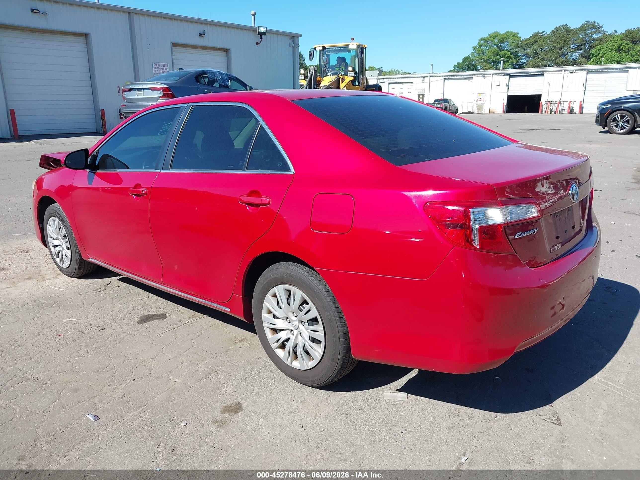 2014 Toyota Camry Le Red vin: 4T1BF1FKXEU797133