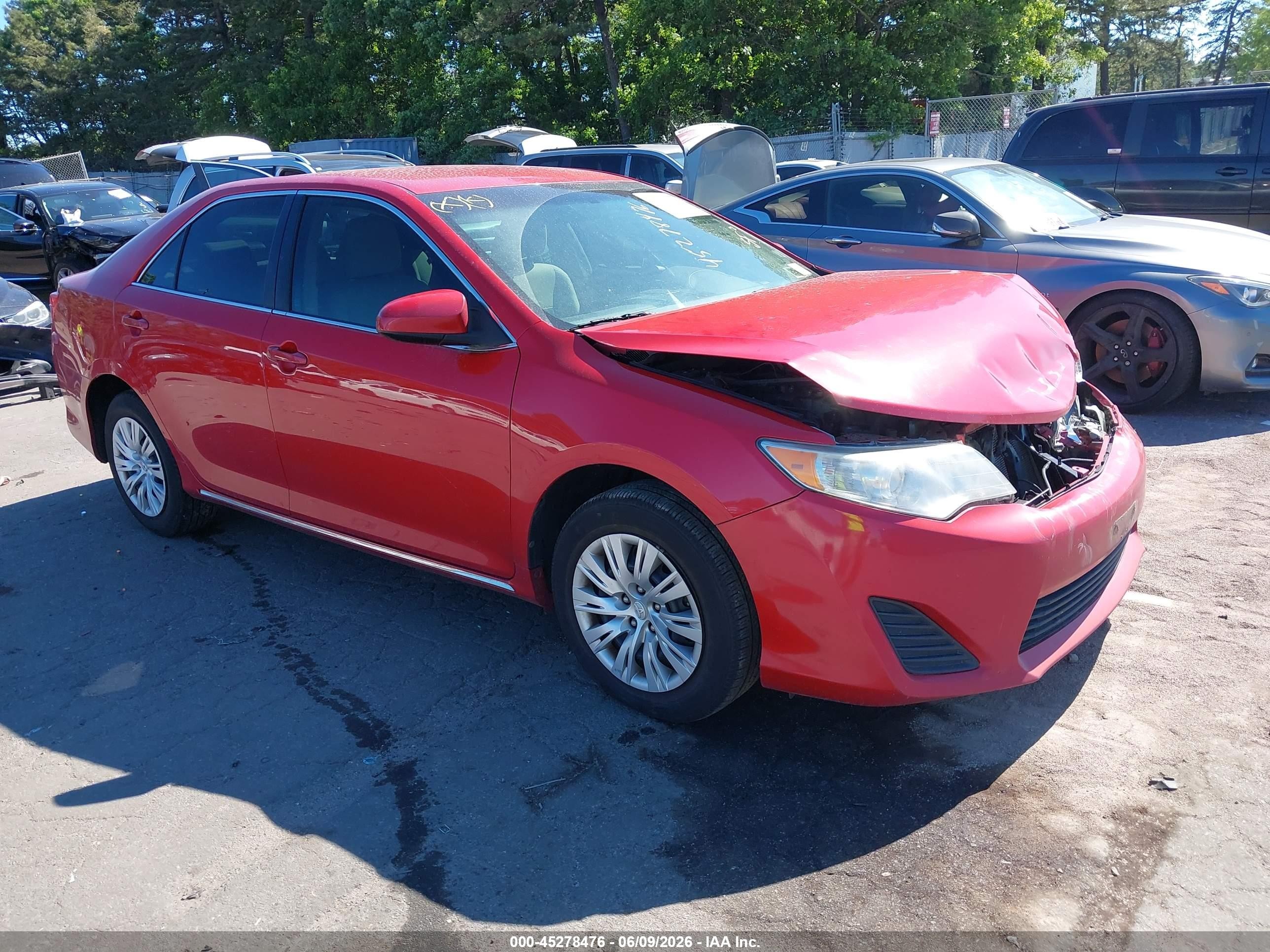 2014 Toyota Camry Le Red vin: 4T1BF1FKXEU797133
