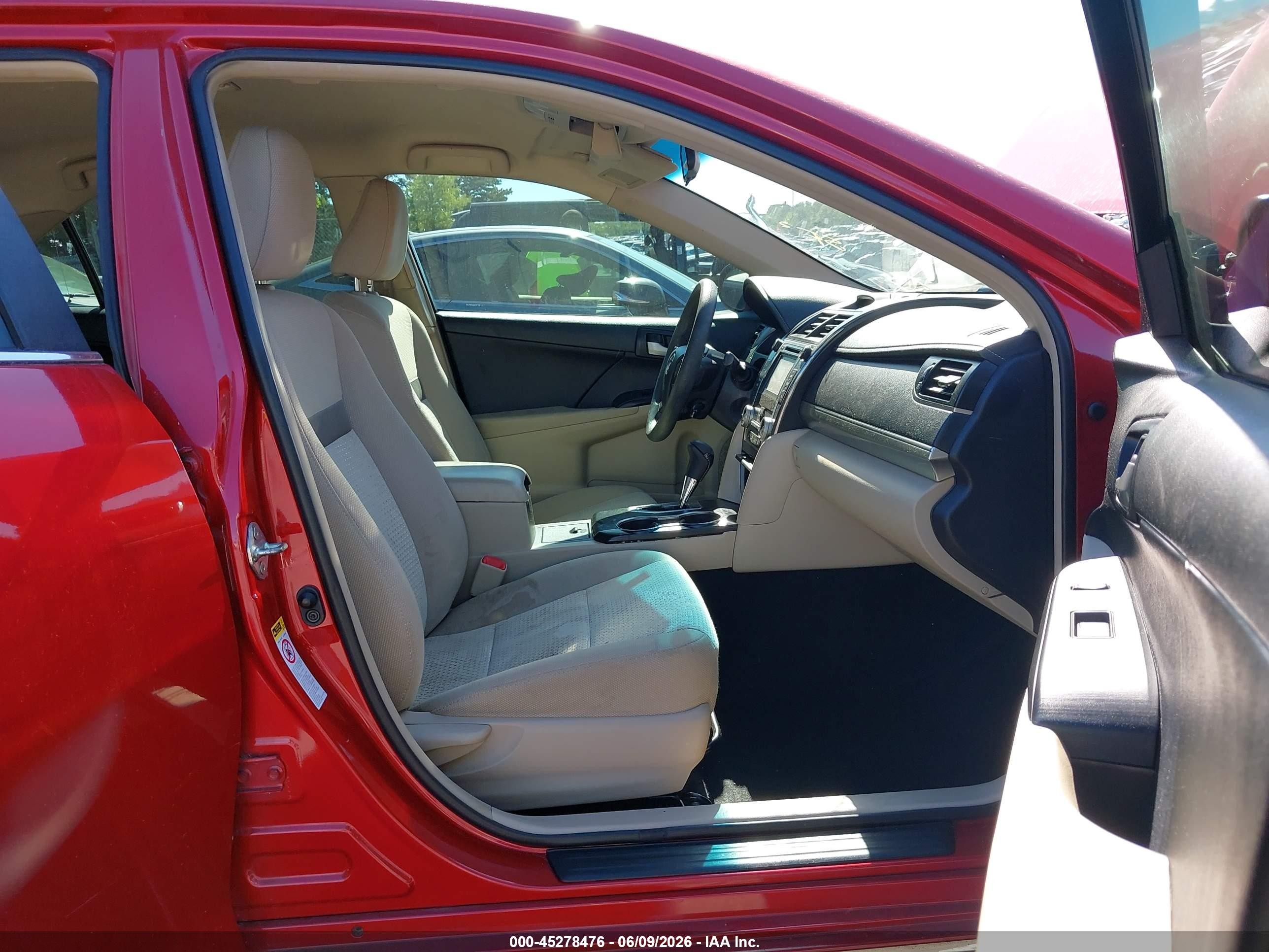2014 Toyota Camry Le Red vin: 4T1BF1FKXEU797133