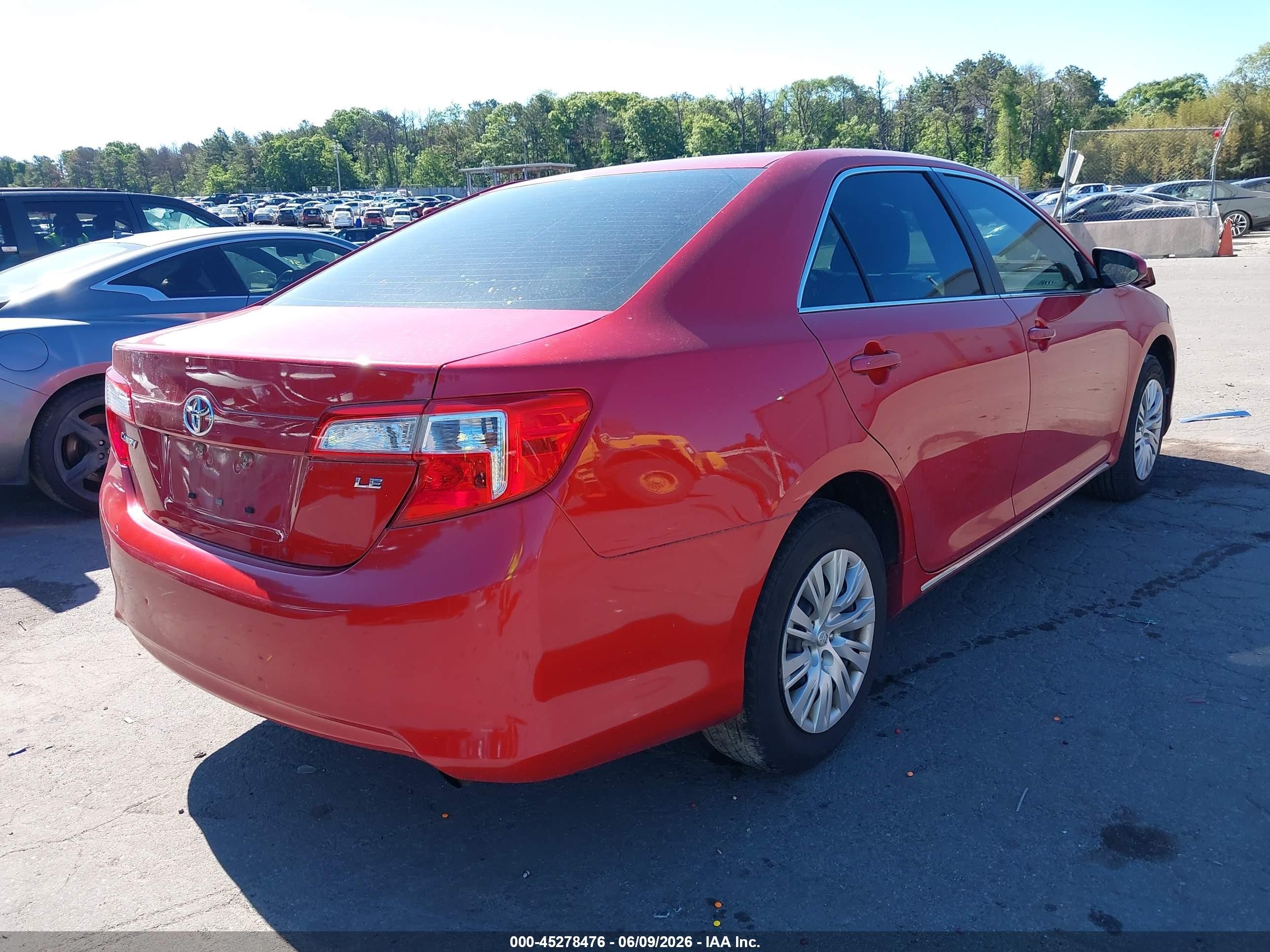 2014 Toyota Camry Le Red vin: 4T1BF1FKXEU797133