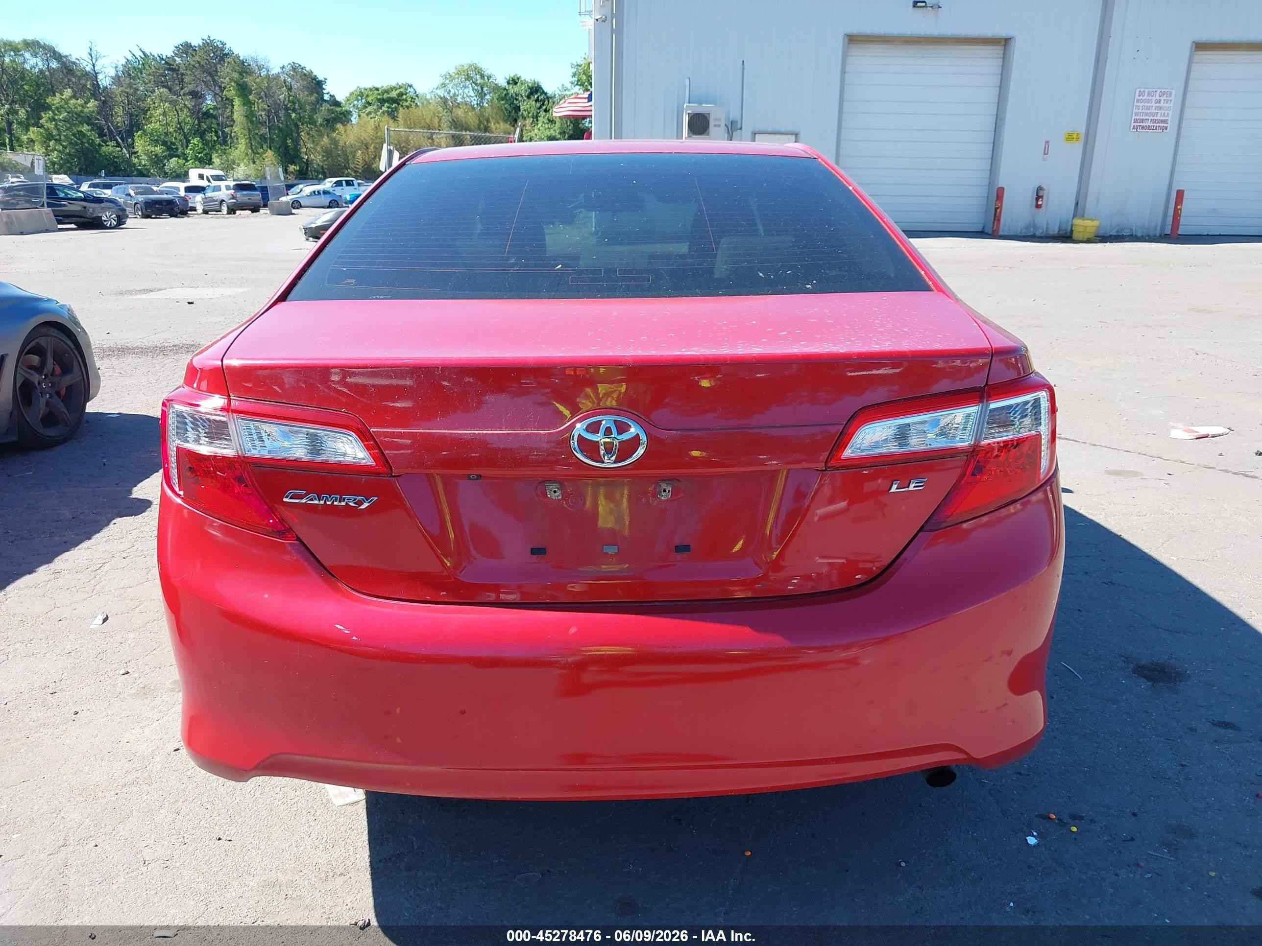 2014 Toyota Camry Le Red vin: 4T1BF1FKXEU797133