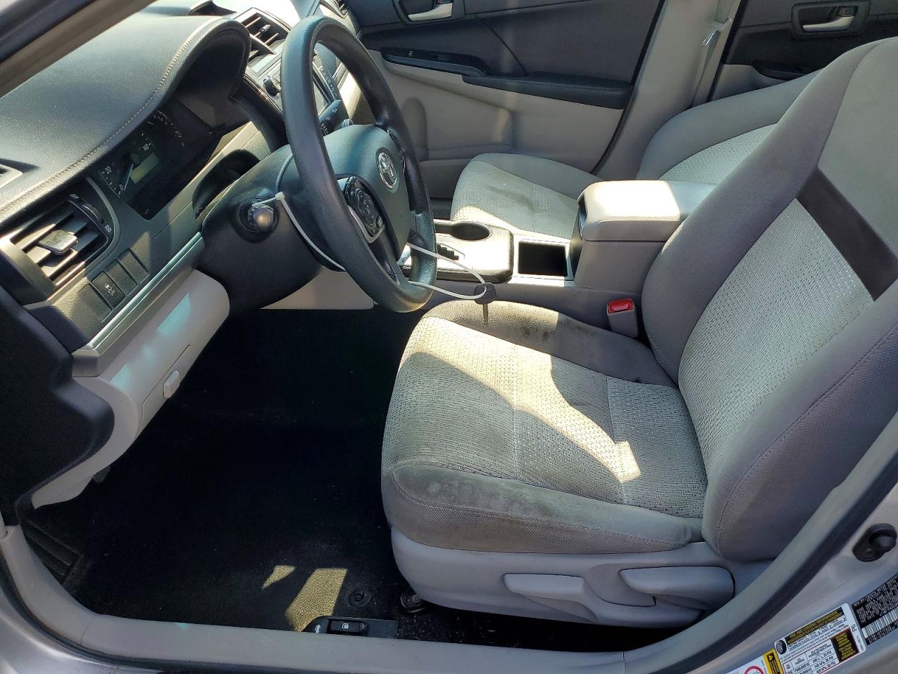 2014 Toyota Camry L Silver vin: 4T1BF1FKXEU805554