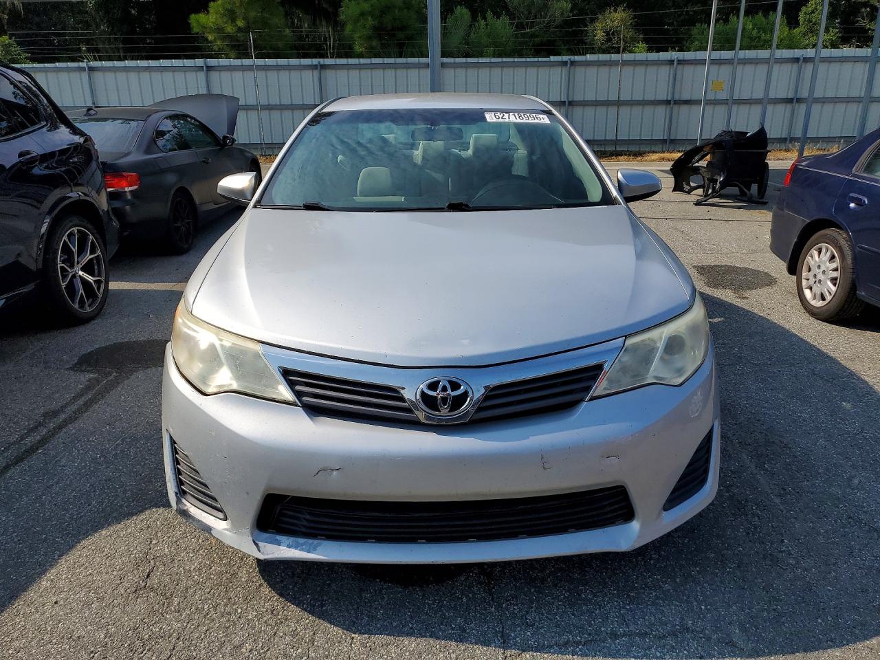 2014 Toyota Camry L Silver vin: 4T1BF1FKXEU805554