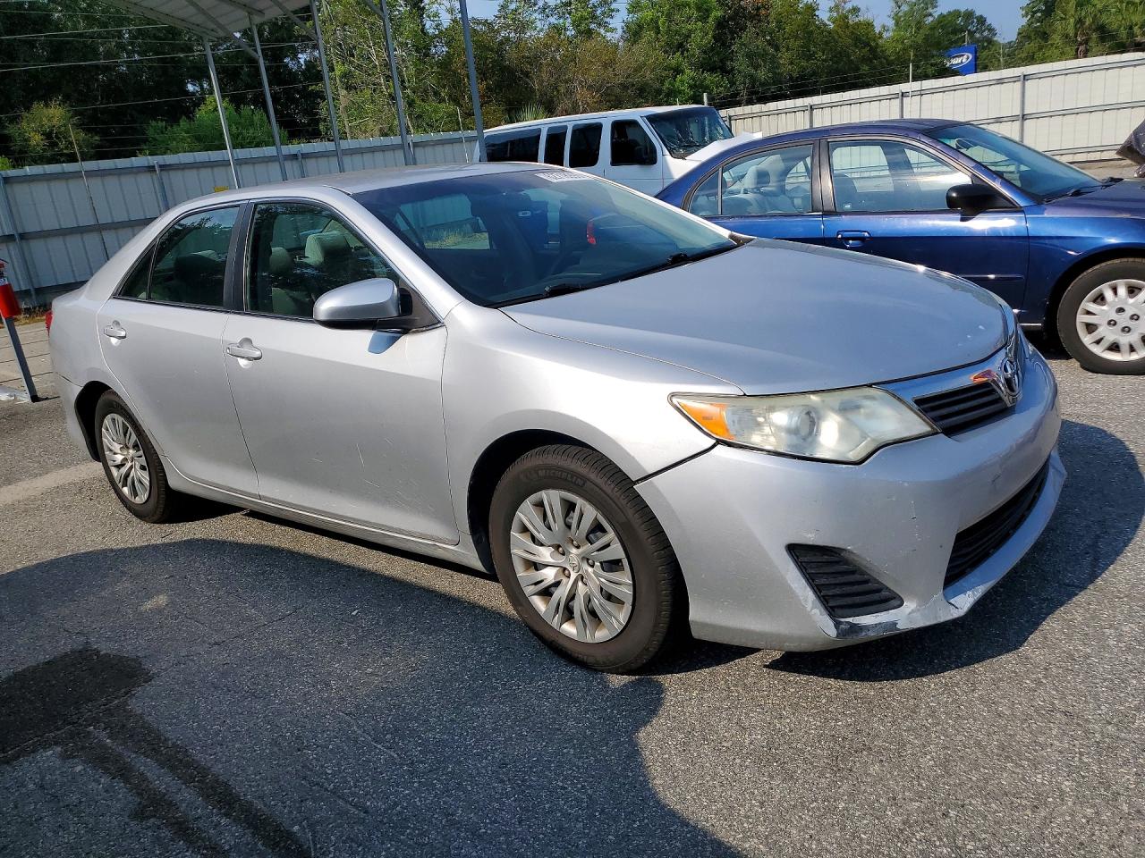 2014 Toyota Camry L Silver vin: 4T1BF1FKXEU805554