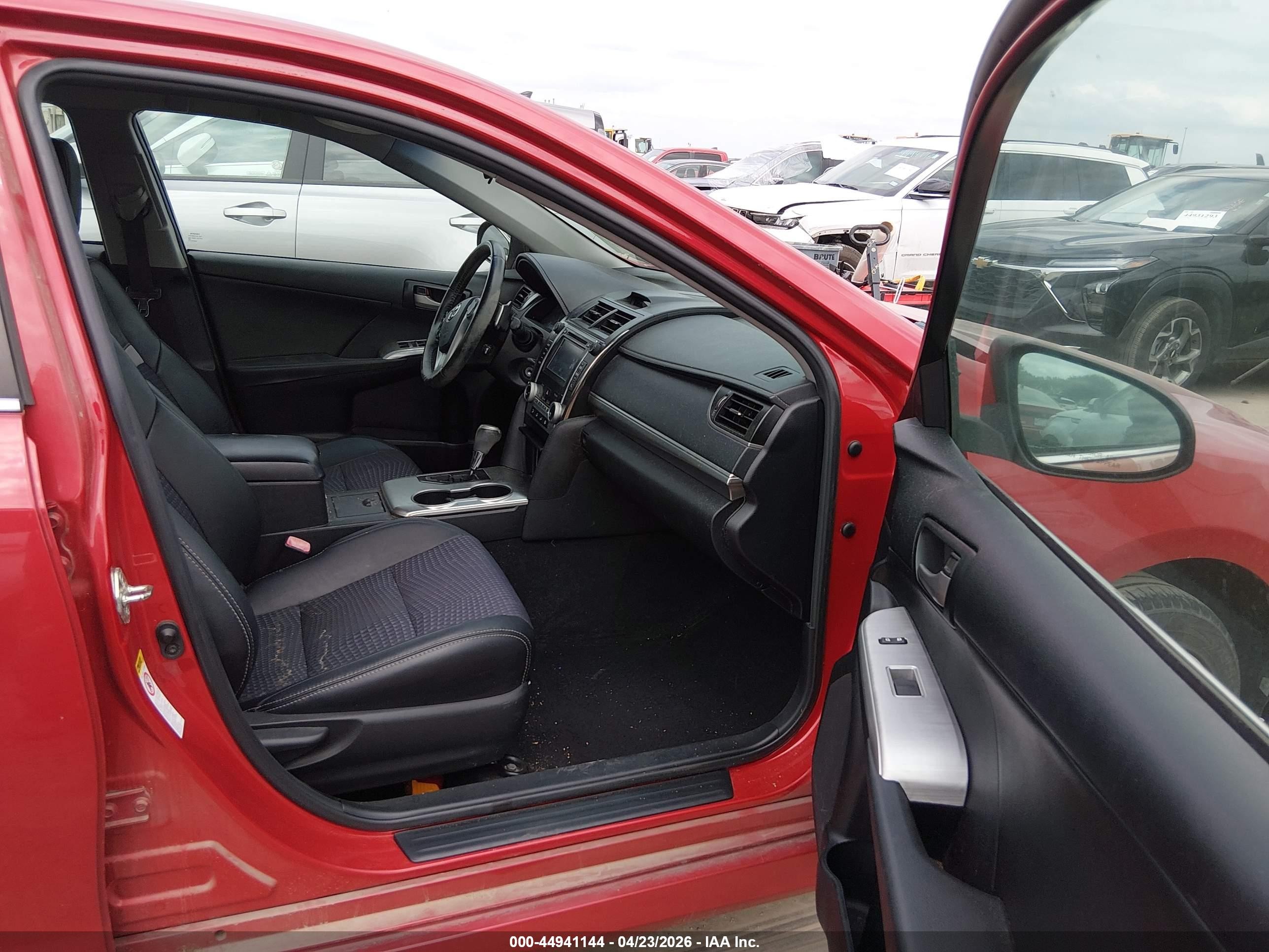 2014 Toyota Camry Se Red vin: 4T1BF1FKXEU807479