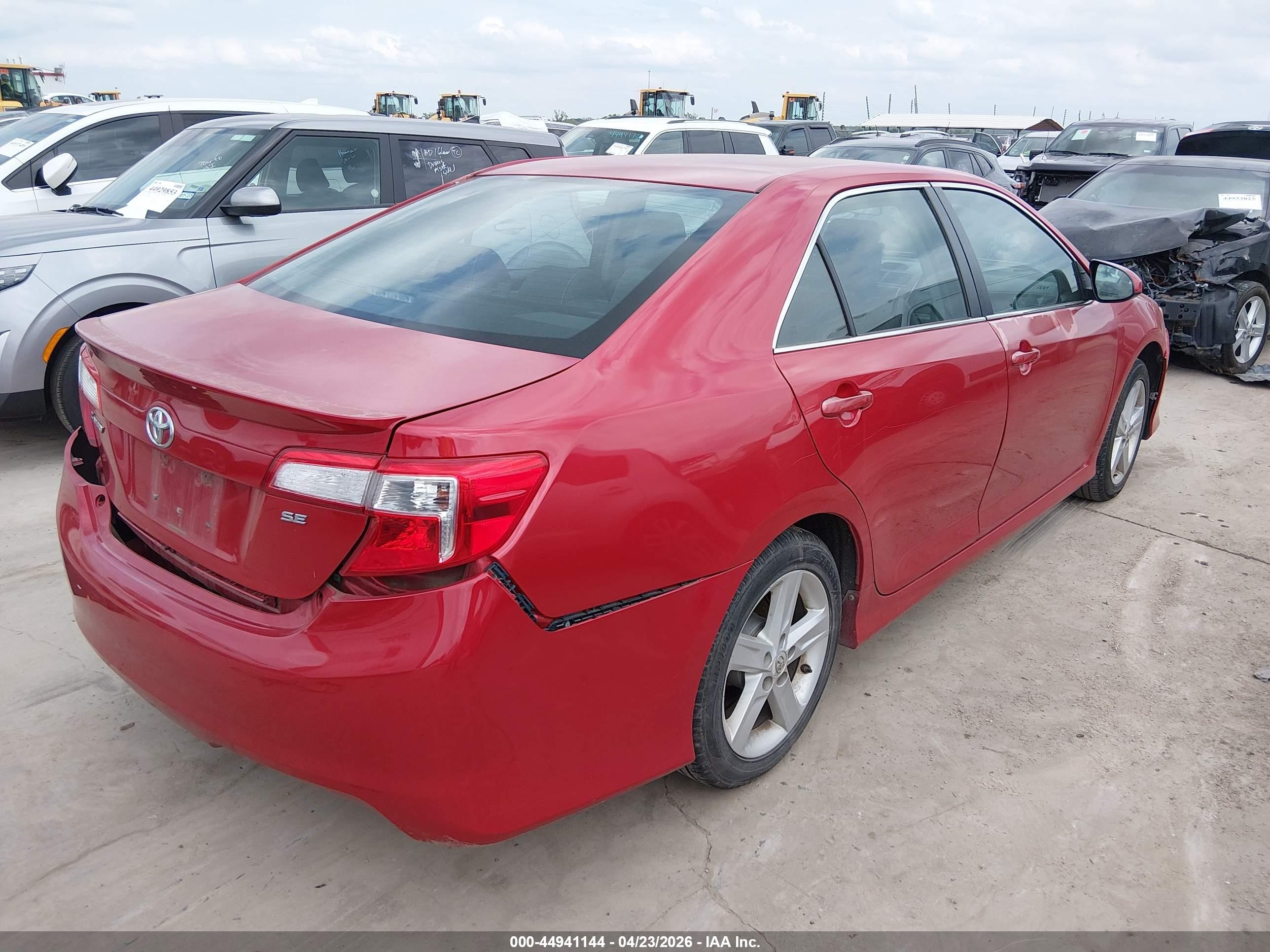 2014 Toyota Camry Se Red vin: 4T1BF1FKXEU807479