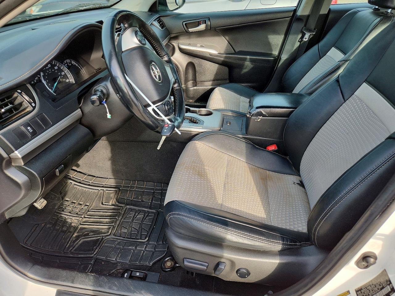 2014 Toyota Camry Se White vin: 4T1BF1FKXEU815047