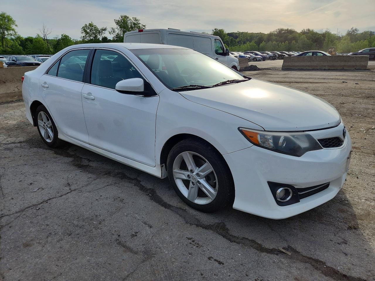 2014 Toyota Camry Se White vin: 4T1BF1FKXEU815047