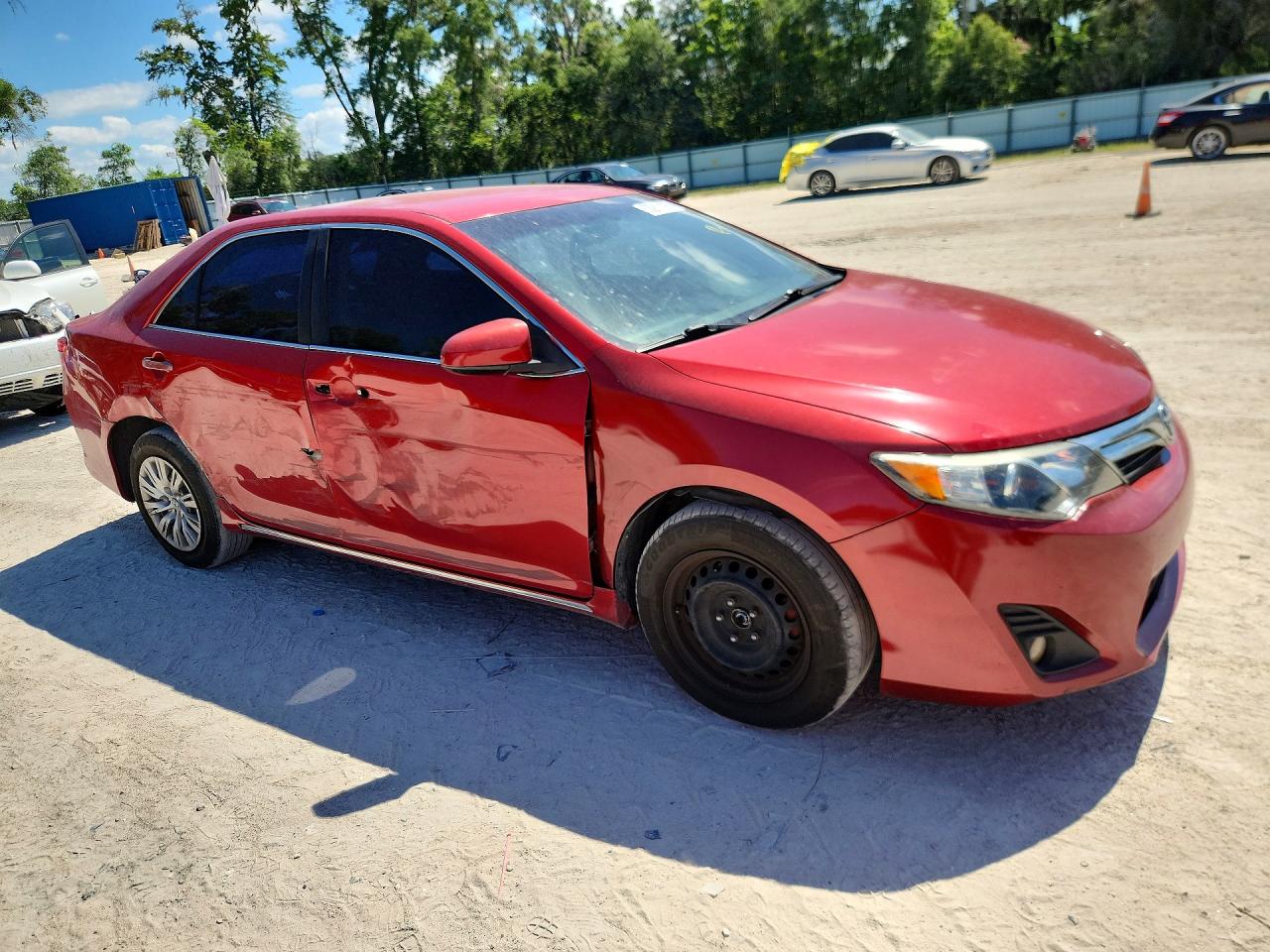 2014 Toyota Camry Le Red vin: 4T1BF1FKXEU816148