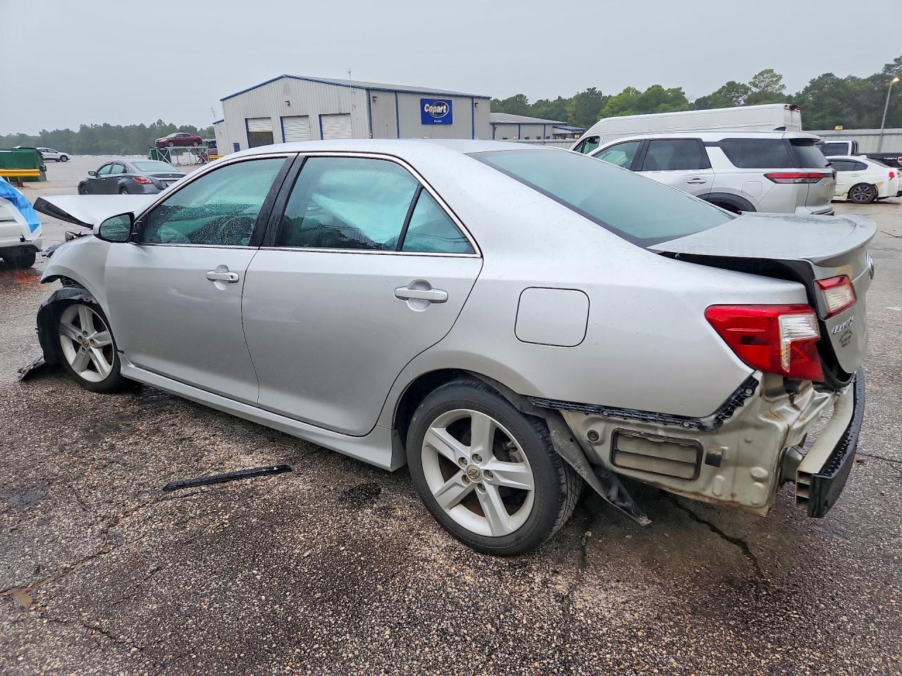 2014 Toyota Camry Серебряный vin: 4T1BF1FKXEU842457