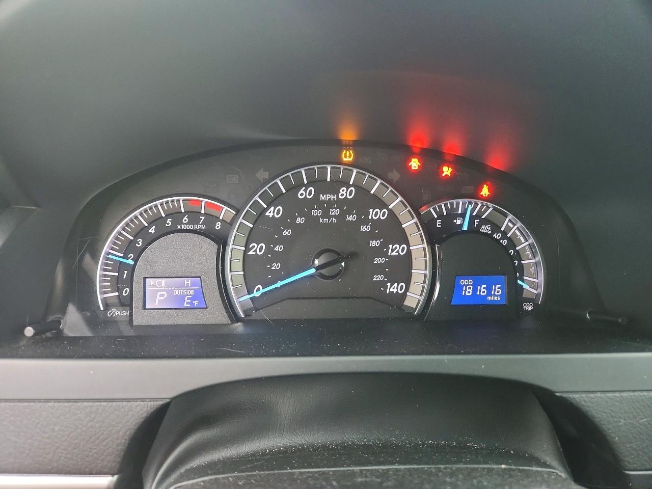 2014 Toyota Camry Серебряный vin: 4T1BF1FKXEU842457