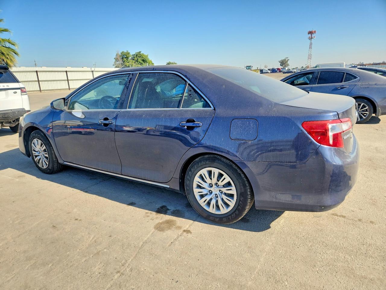 2014 Toyota Camry Le Blue vin: 4T1BF1FKXEU852373