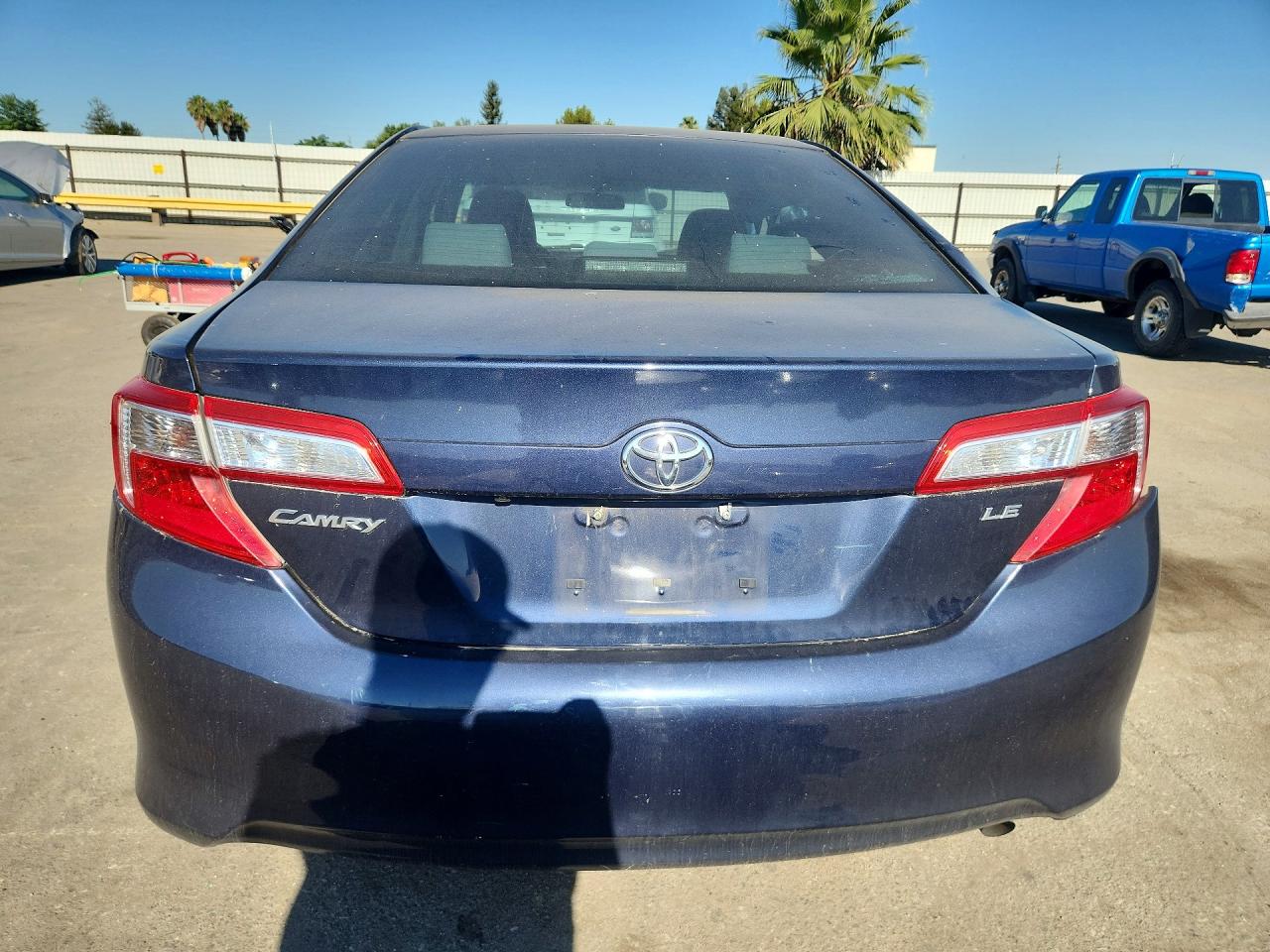 2014 Toyota Camry Le Blue vin: 4T1BF1FKXEU852373