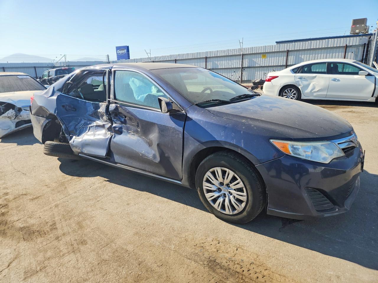 2014 Toyota Camry Le Blue vin: 4T1BF1FKXEU852373