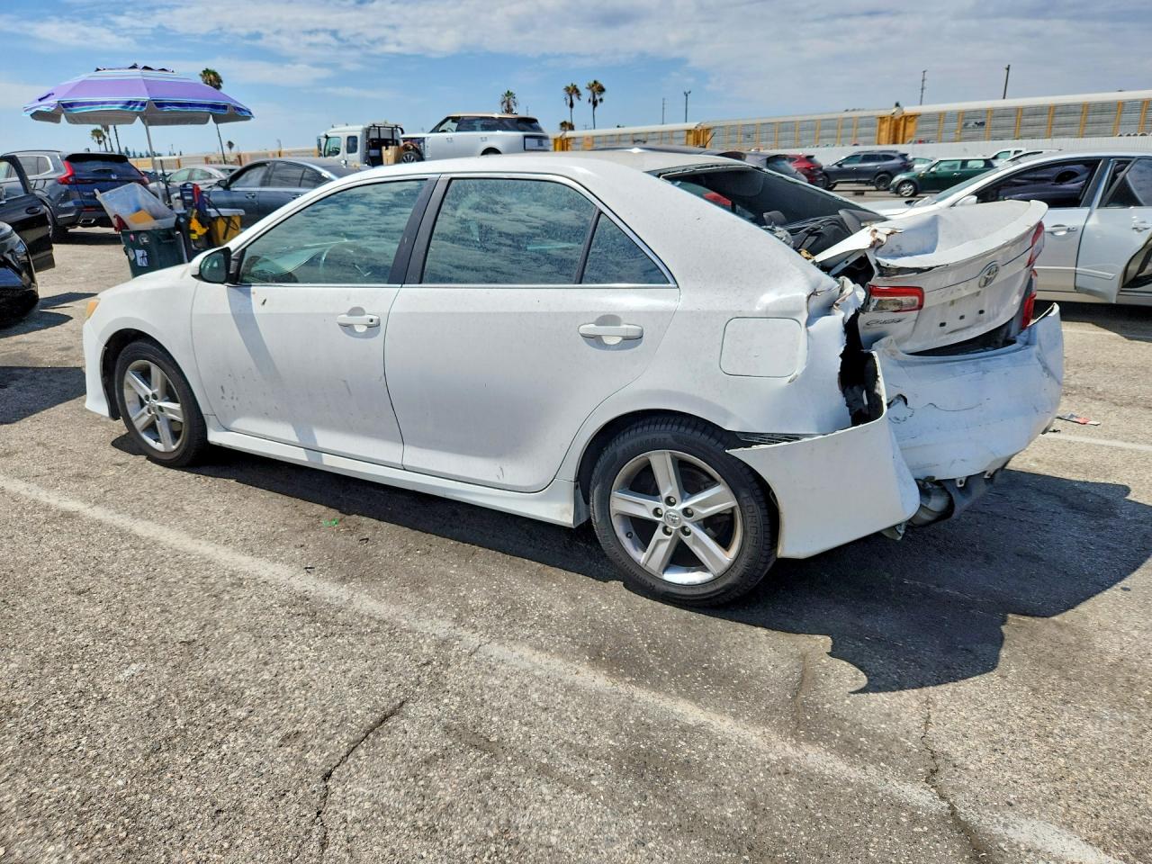 2014 Toyota Camry Se White vin: 4T1BF1FKXEU853037