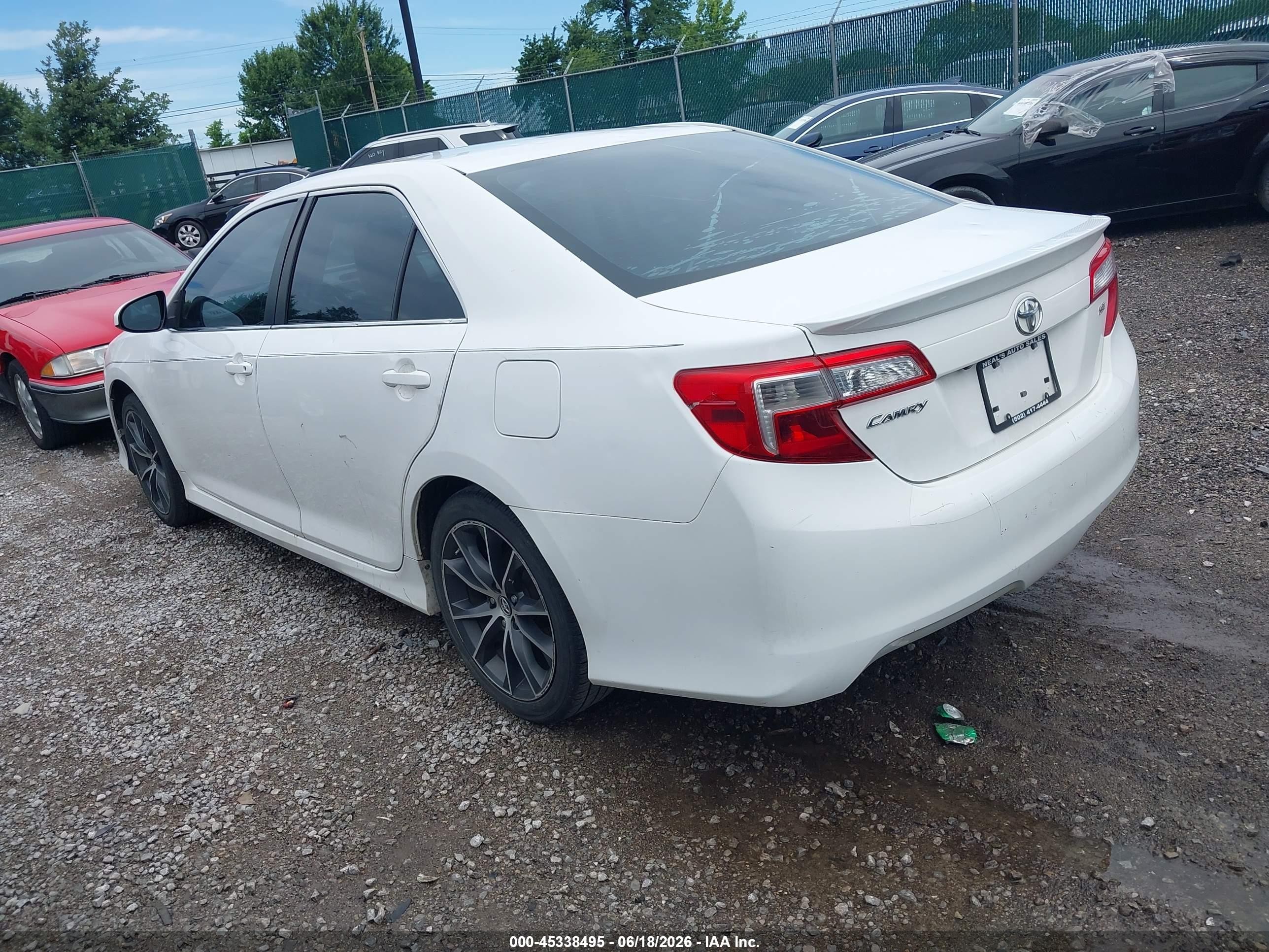 2014 Toyota Camry Se White vin: 4T1BF1FKXEU853622