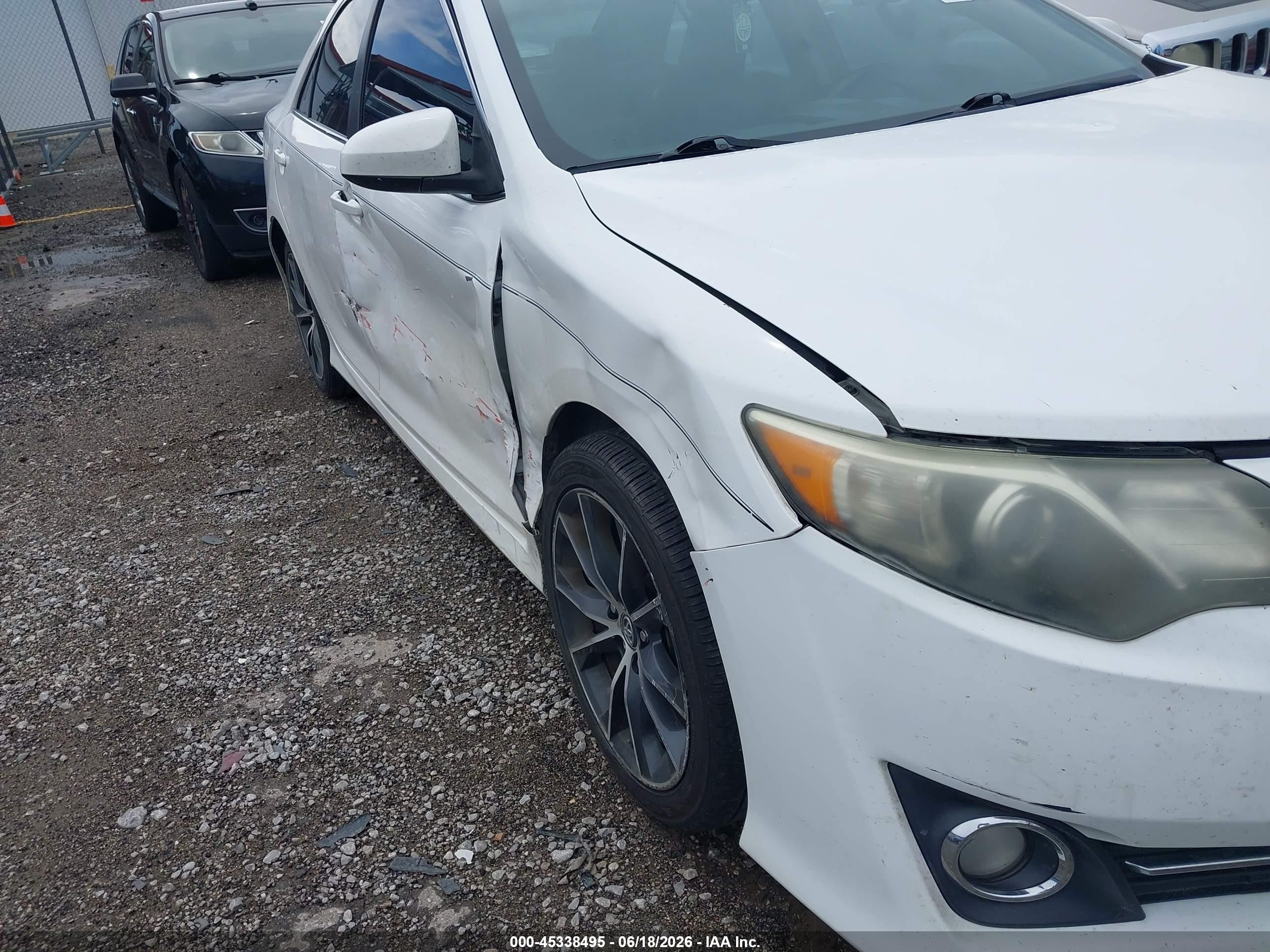 2014 Toyota Camry Se White vin: 4T1BF1FKXEU853622
