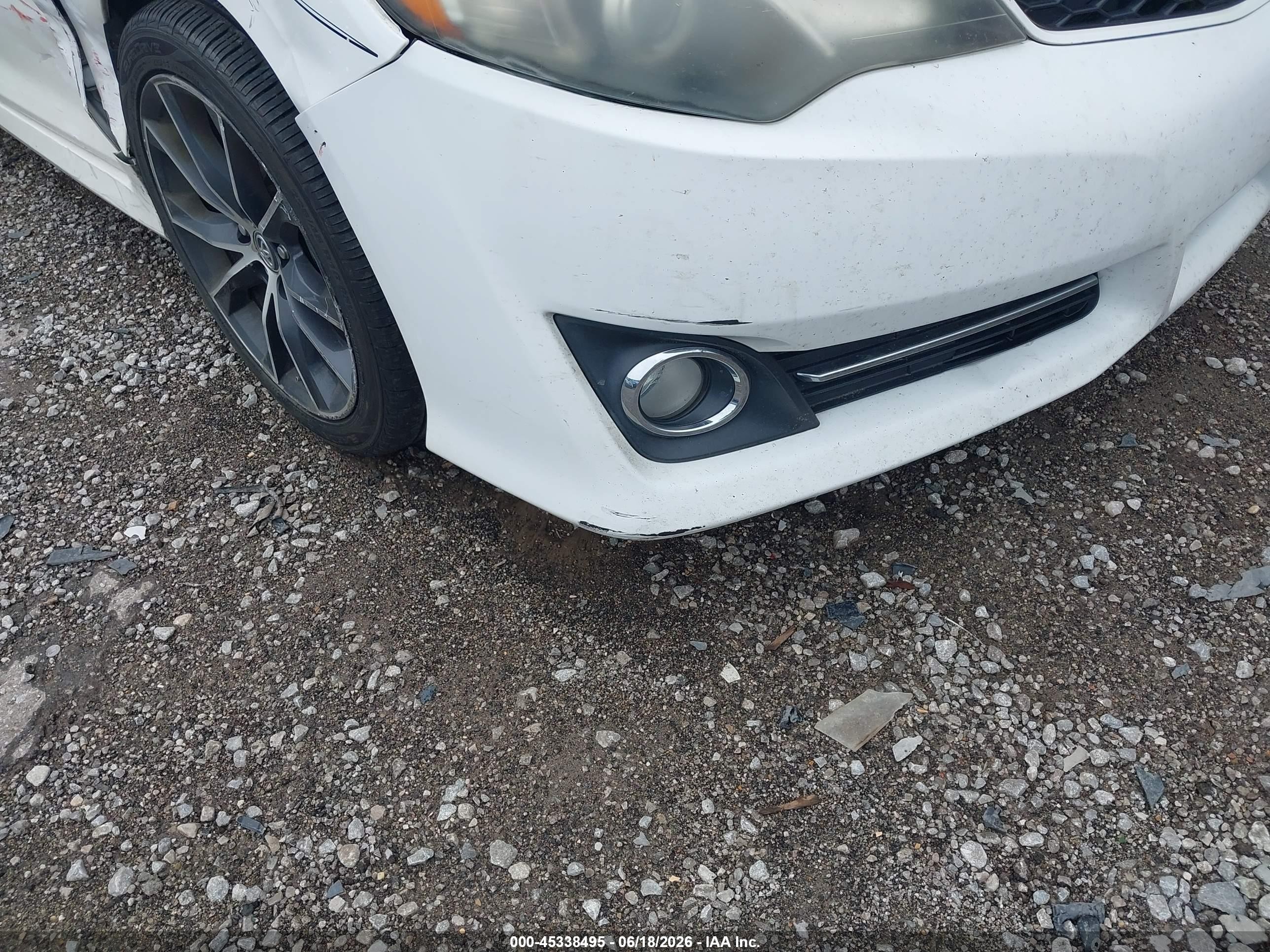 2014 Toyota Camry Se White vin: 4T1BF1FKXEU853622