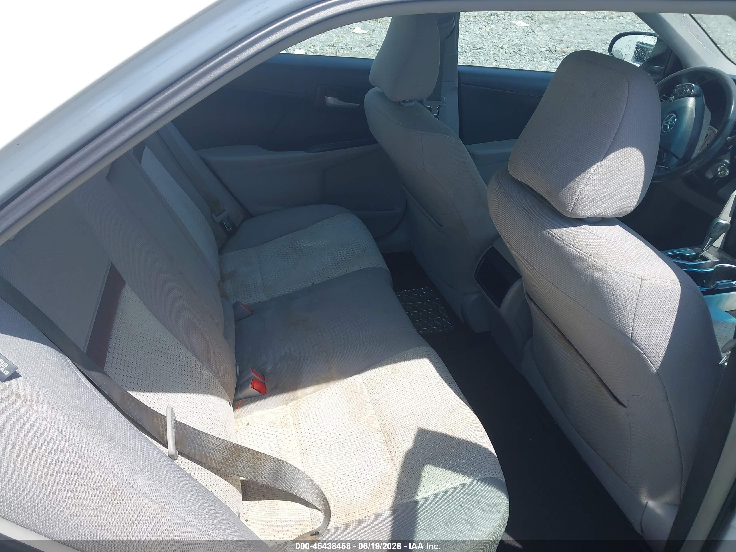 2014 Toyota Camry Le White vin: 4T1BF1FKXEU866757