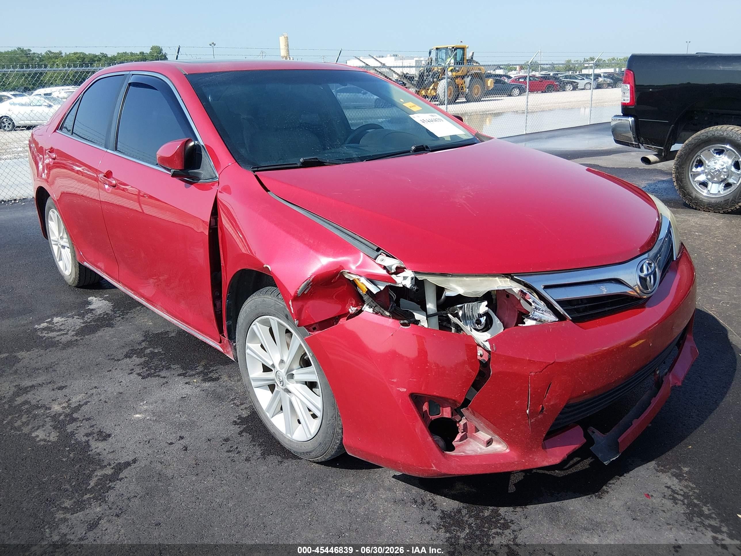 2014 Toyota Camry Xle Red vin: 4T1BF1FKXEU867021