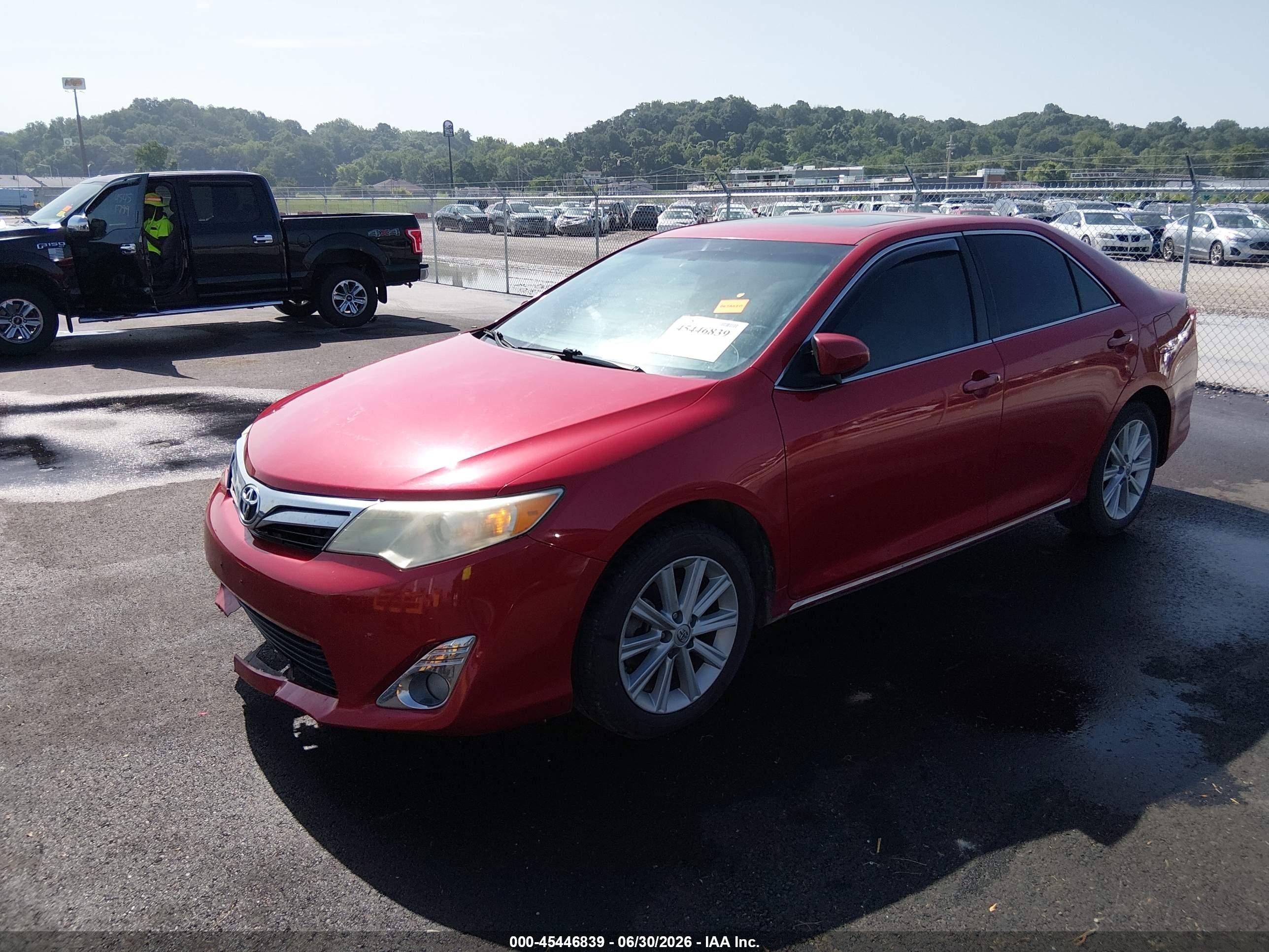2014 Toyota Camry Xle Red vin: 4T1BF1FKXEU867021