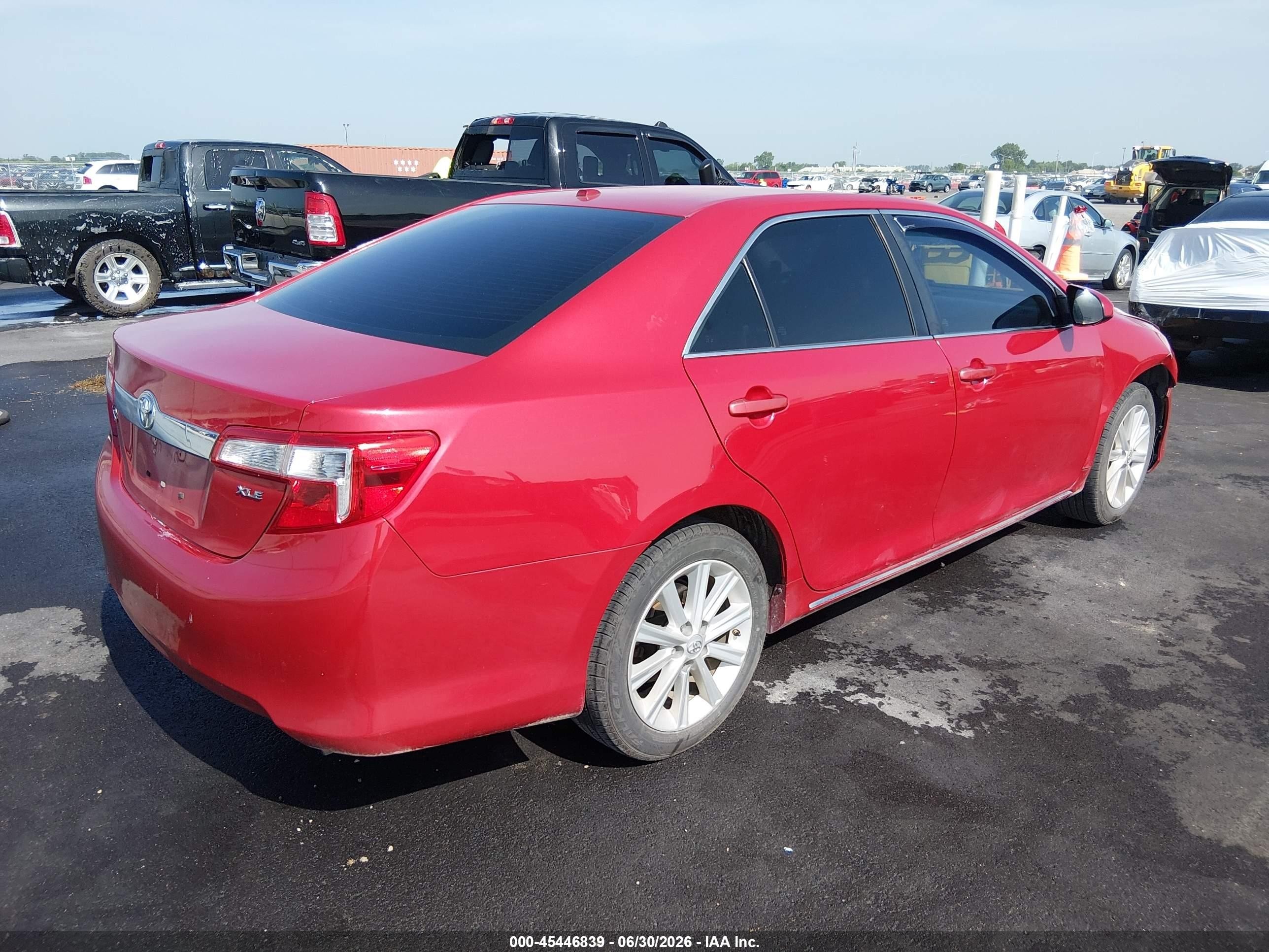 2014 Toyota Camry Xle Red vin: 4T1BF1FKXEU867021