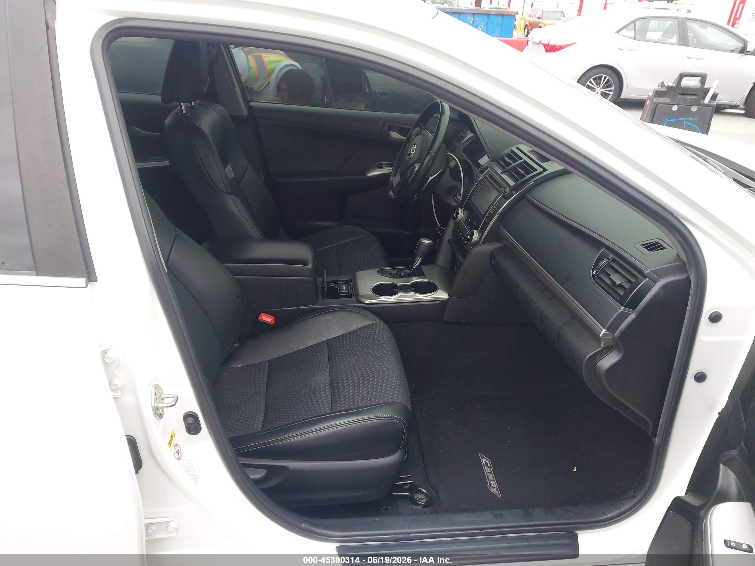 2014 Toyota Camry Se Белый vin: 4T1BF1FKXEU868637
