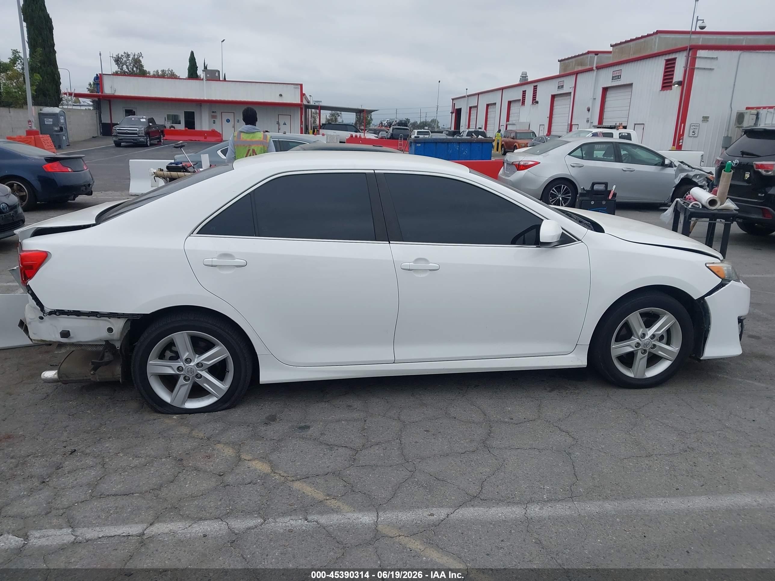 2014 Toyota Camry Se Белый vin: 4T1BF1FKXEU868637