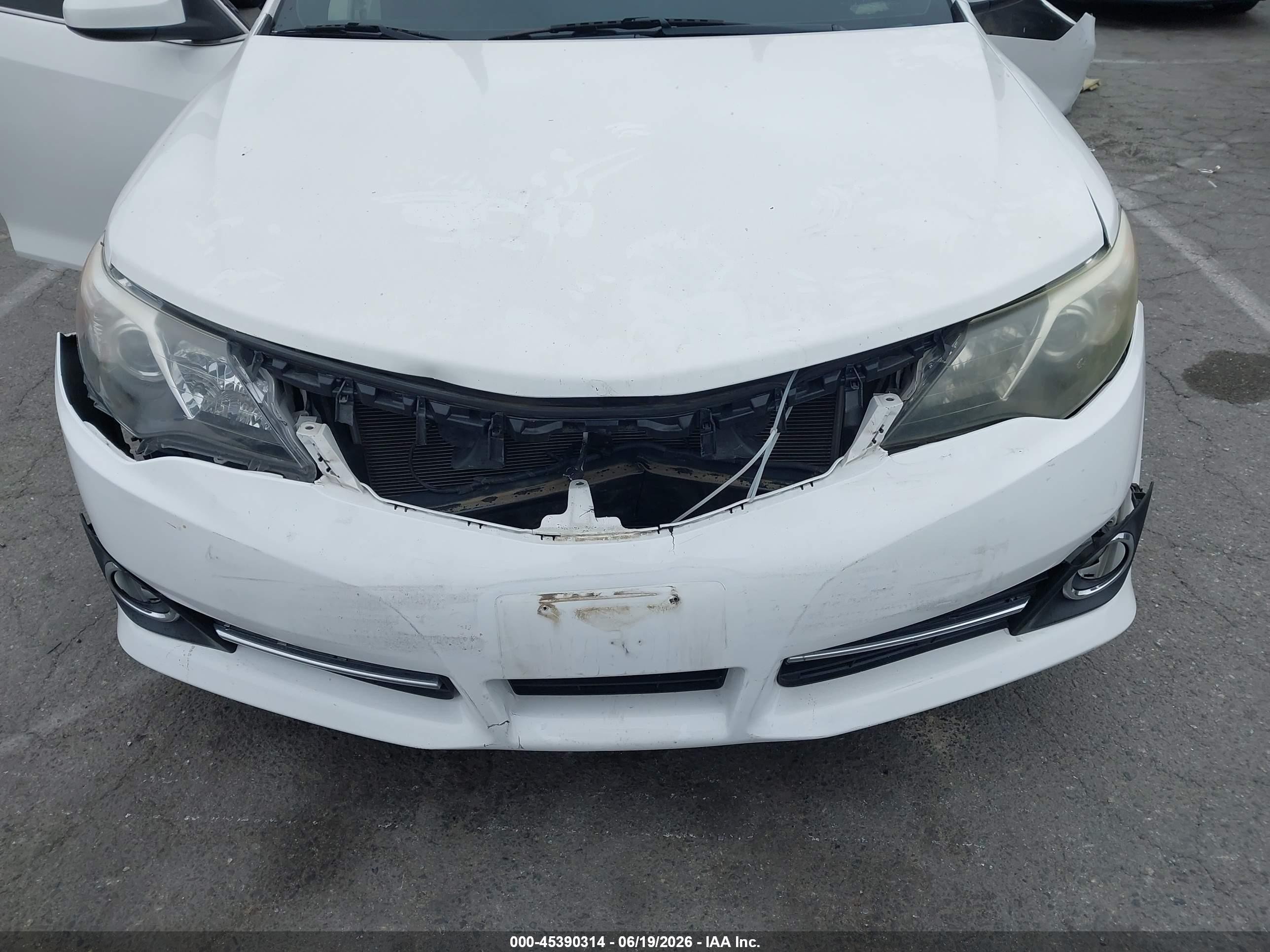 2014 Toyota Camry Se Белый vin: 4T1BF1FKXEU868637