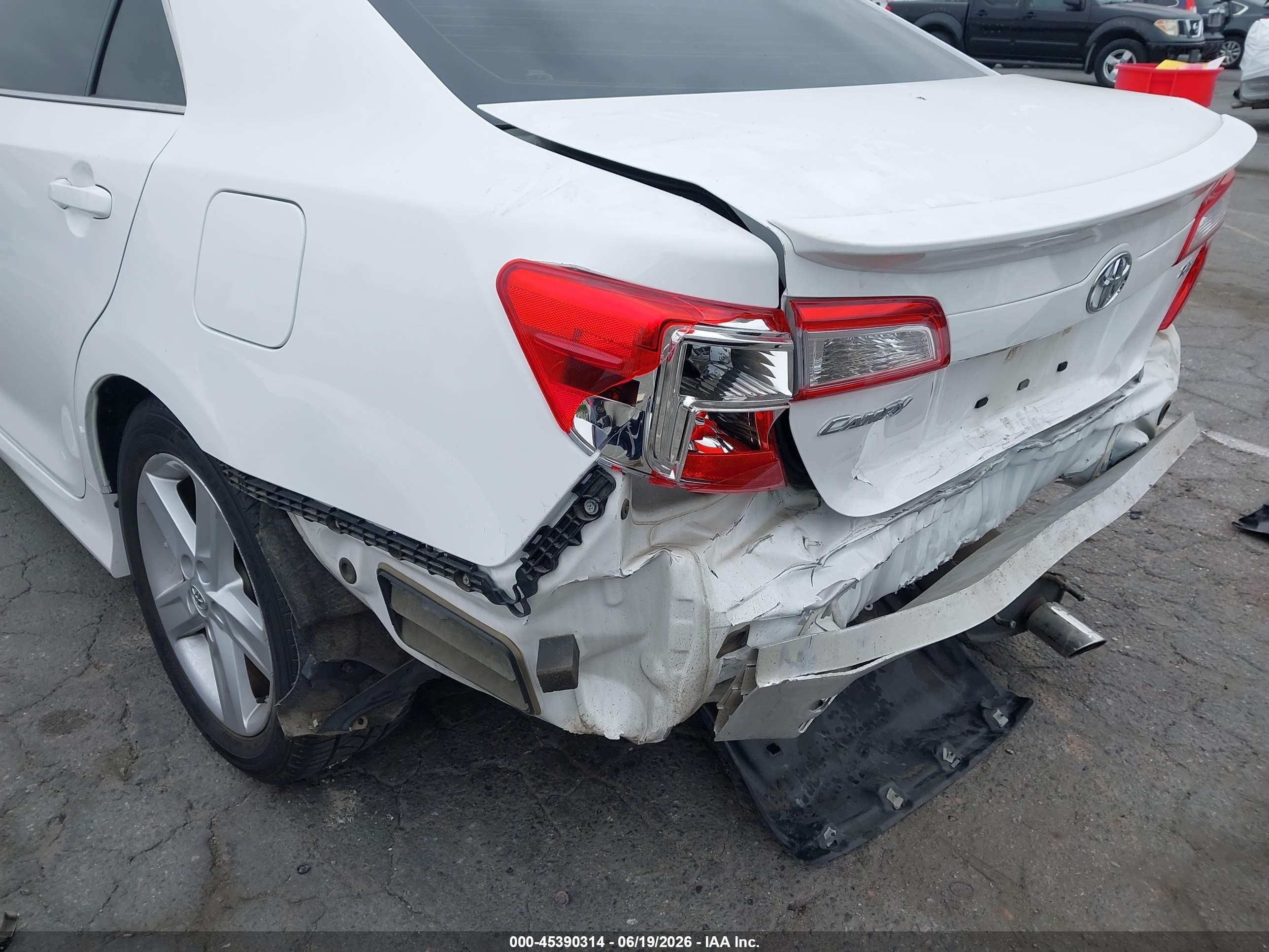 2014 Toyota Camry Se Белый vin: 4T1BF1FKXEU868637