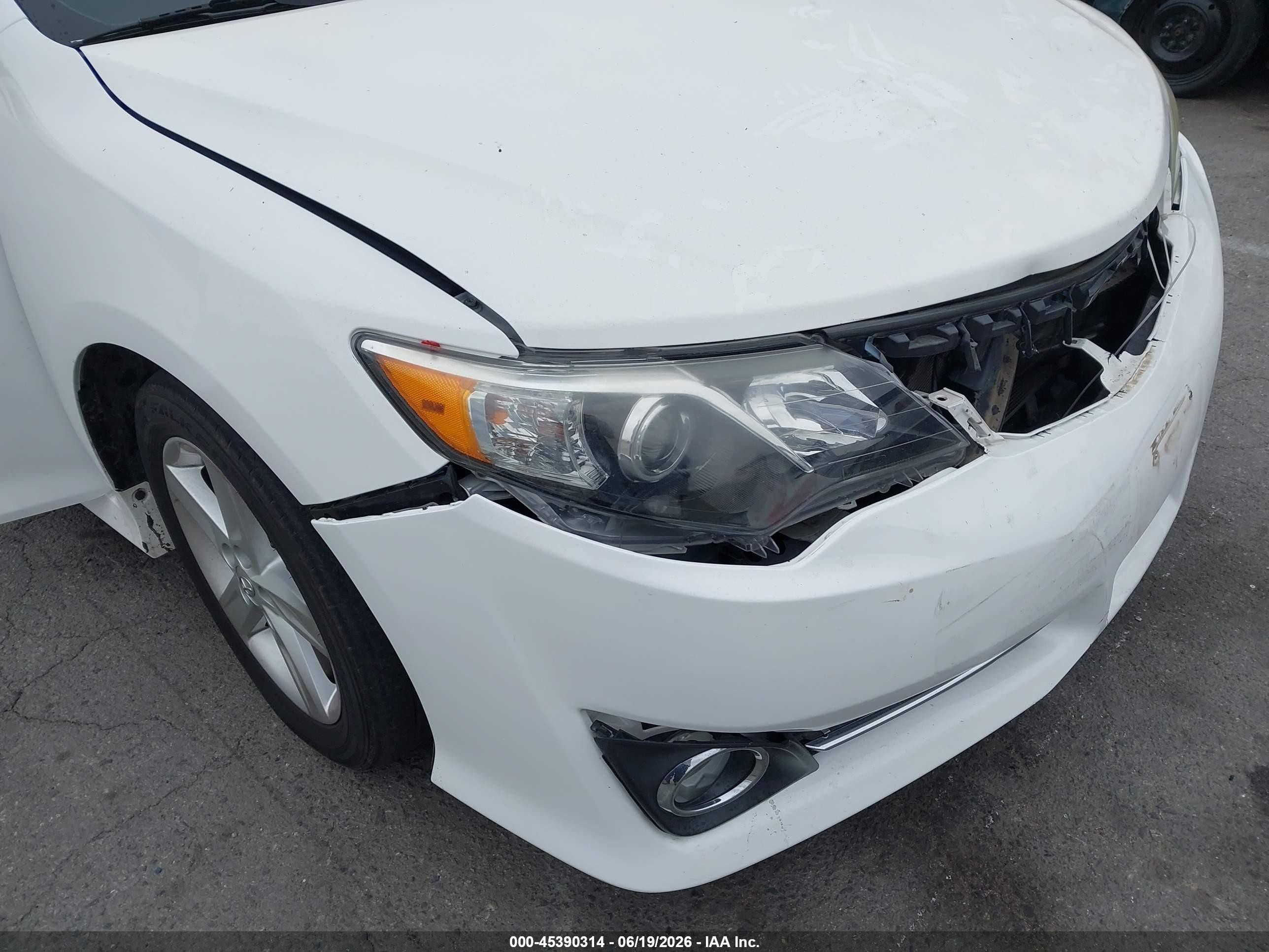 2014 Toyota Camry Se Белый vin: 4T1BF1FKXEU868637
