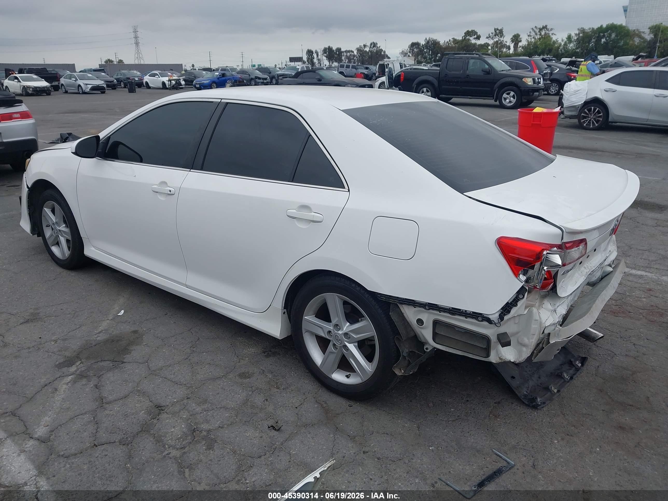 2014 Toyota Camry Se Белый vin: 4T1BF1FKXEU868637