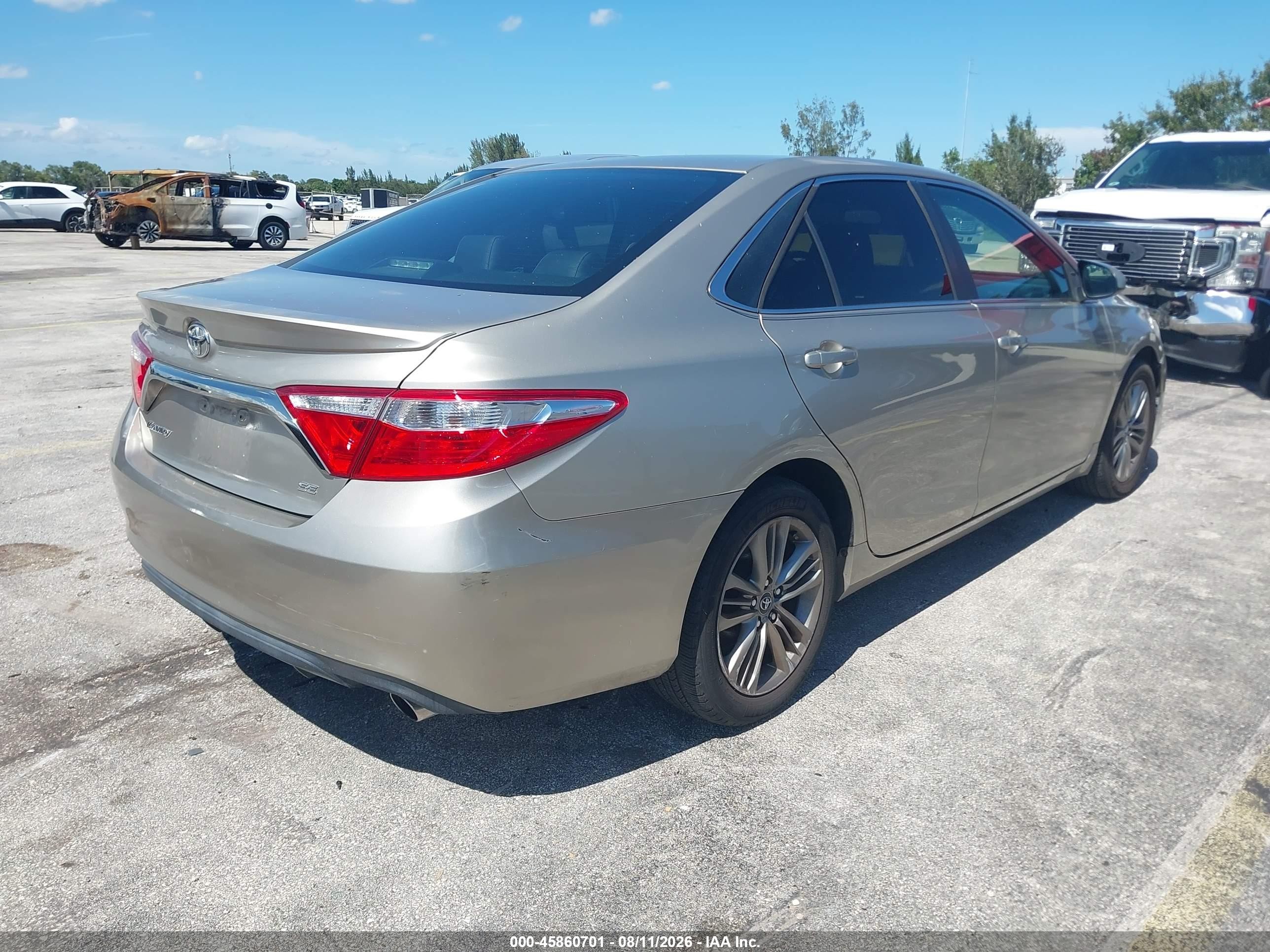 2015 Toyota Camry Se Gold vin: 4T1BF1FKXFU013308