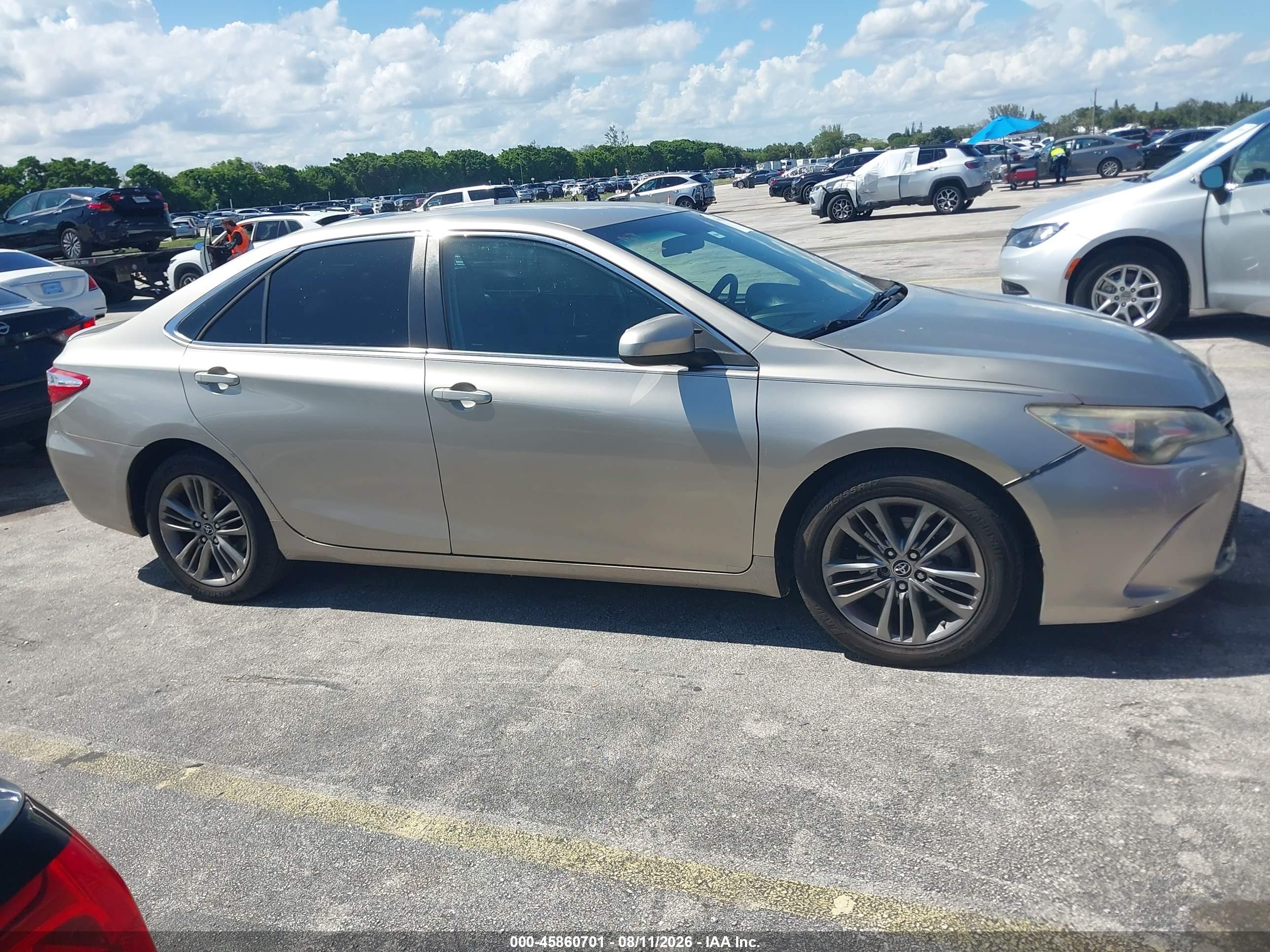 2015 Toyota Camry Se Gold vin: 4T1BF1FKXFU013308