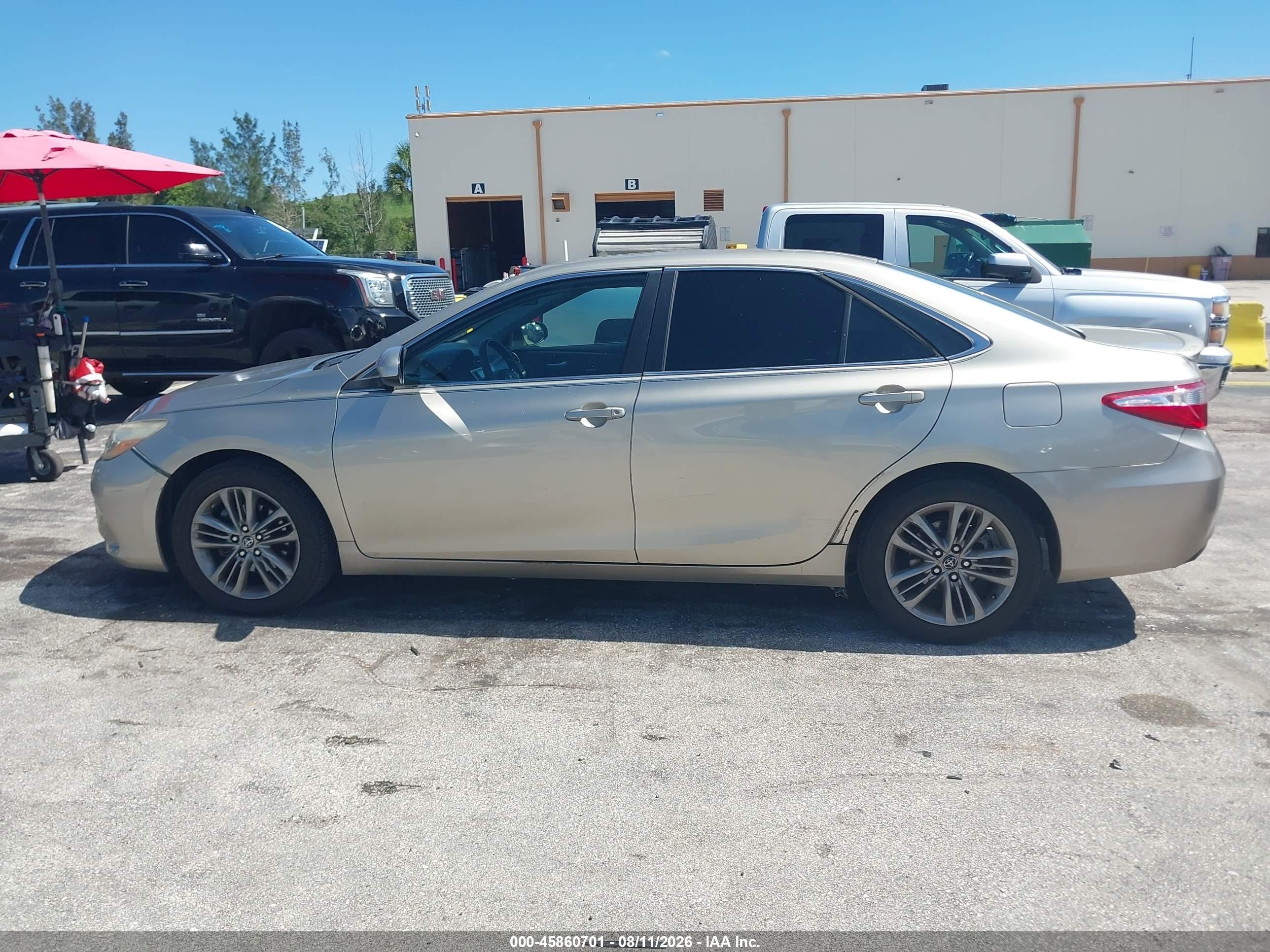 2015 Toyota Camry Se Gold vin: 4T1BF1FKXFU013308