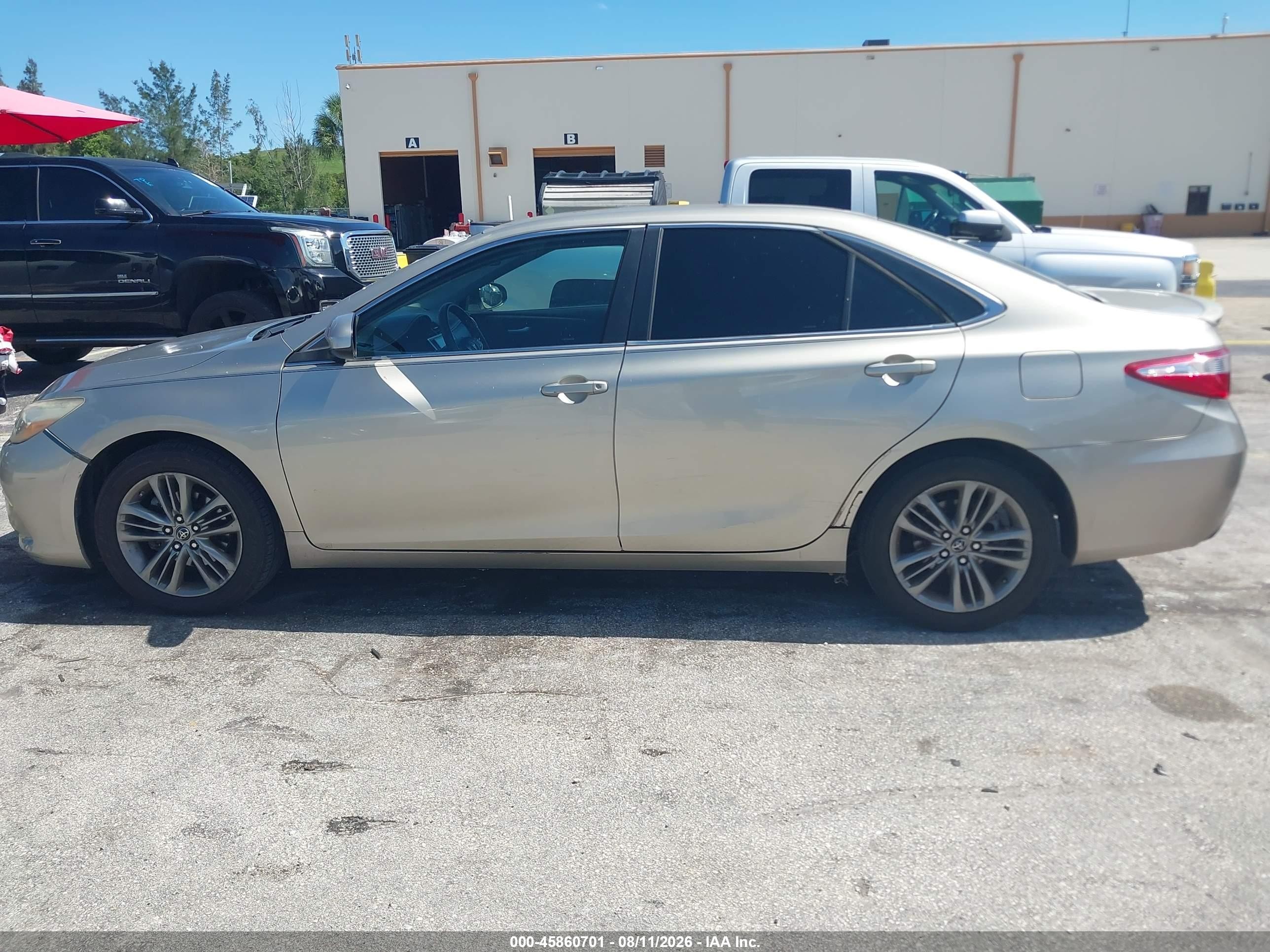 2015 Toyota Camry Se Gold vin: 4T1BF1FKXFU013308