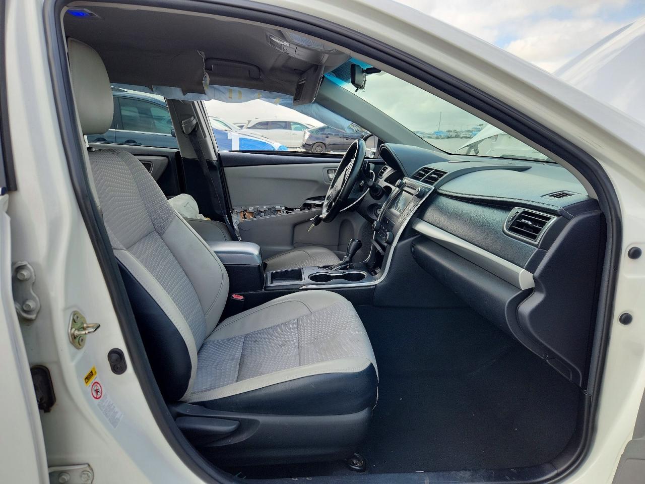 2015 Toyota Camry Se White vin: 4T1BF1FKXFU024437