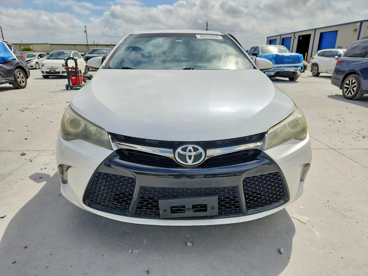 2015 Toyota Camry Se White vin: 4T1BF1FKXFU024437