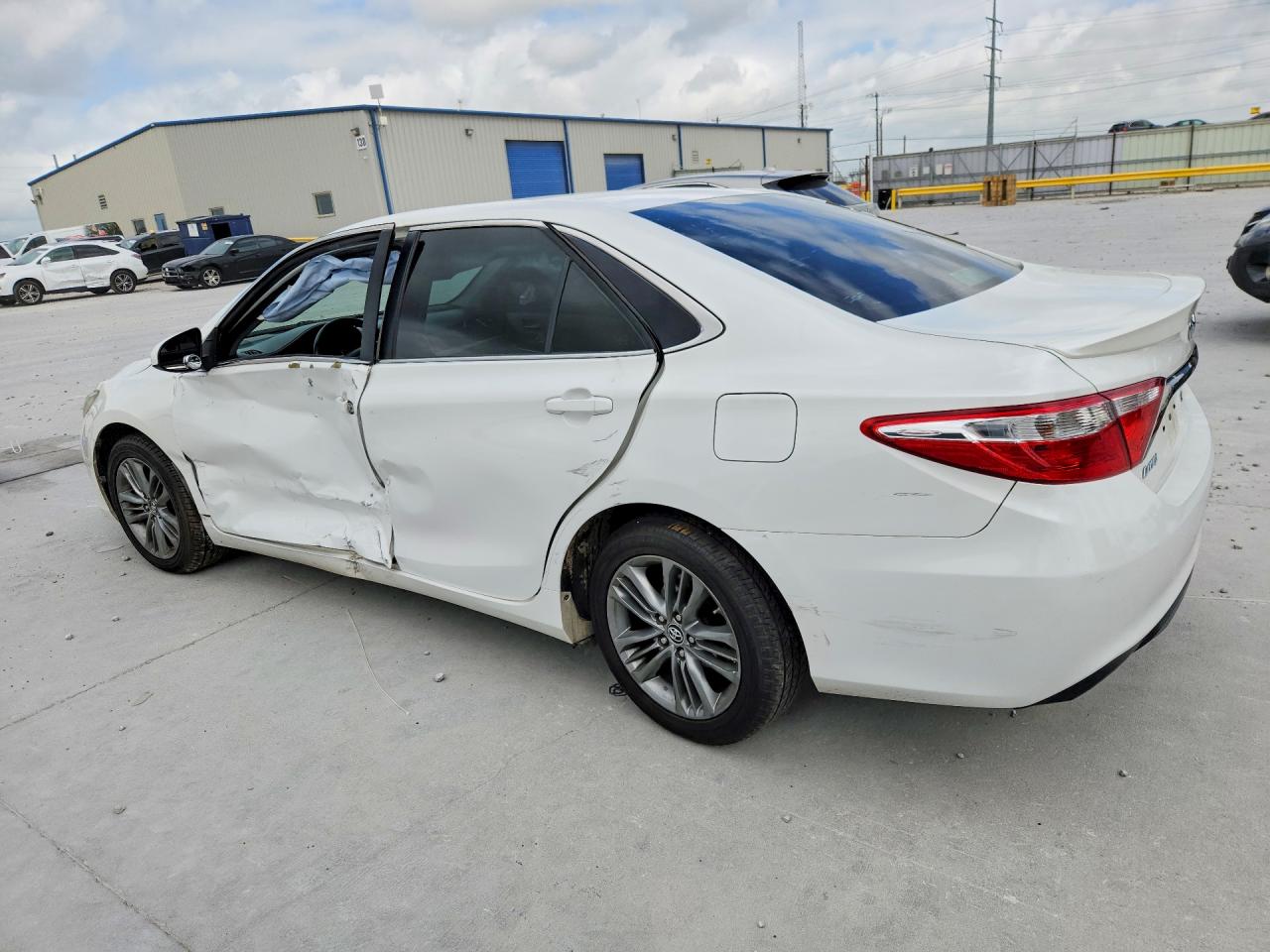 2015 Toyota Camry Se White vin: 4T1BF1FKXFU024437