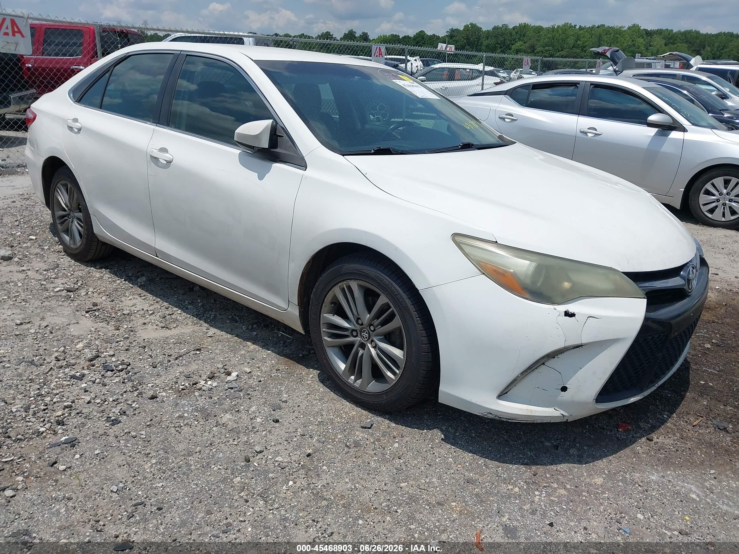 2015 Toyota Camry Se White vin: 4T1BF1FKXFU031789