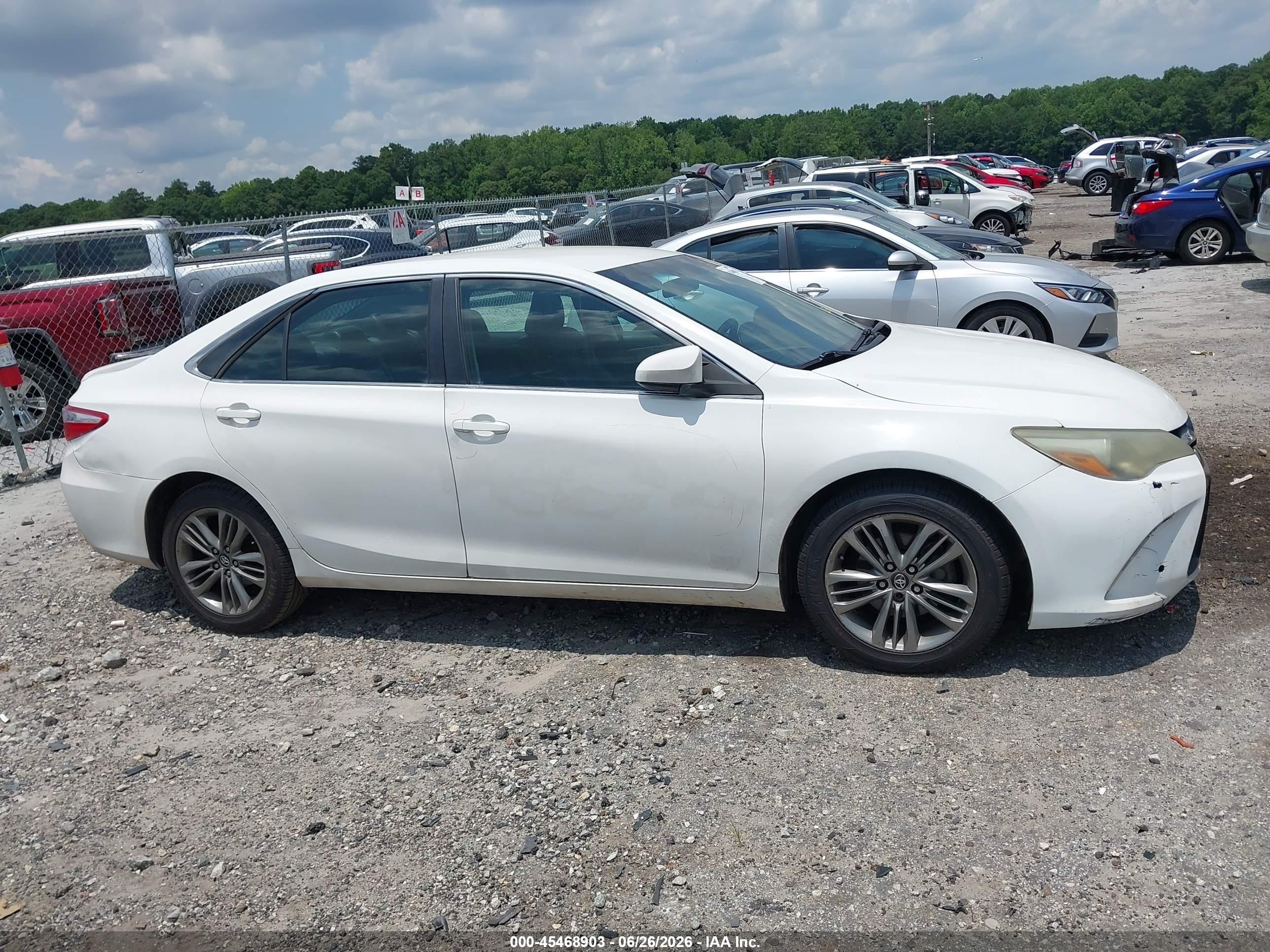 2015 Toyota Camry Se White vin: 4T1BF1FKXFU031789