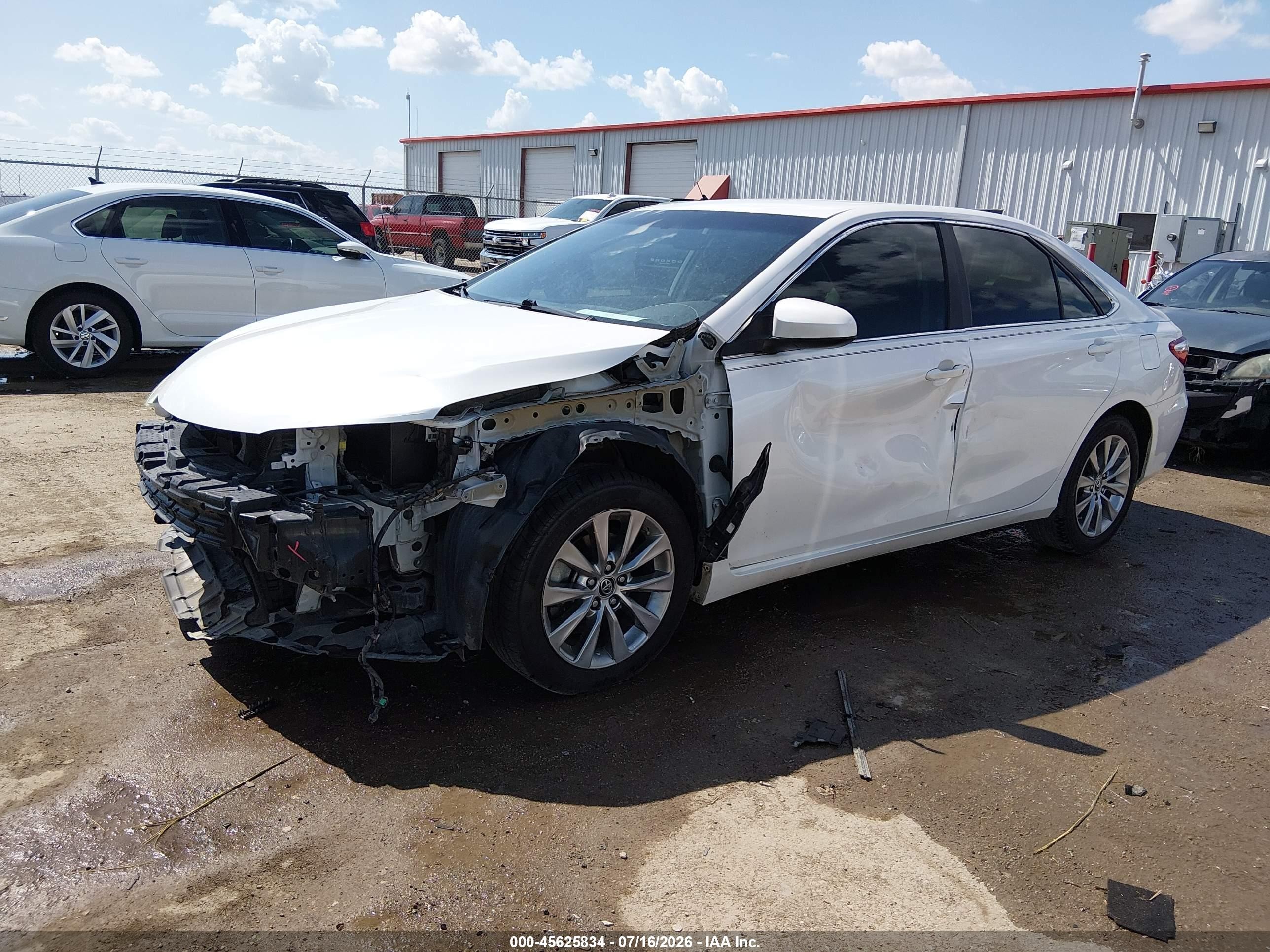 2015 Toyota Camry Xle Белый vin: 4T1BF1FKXFU072469