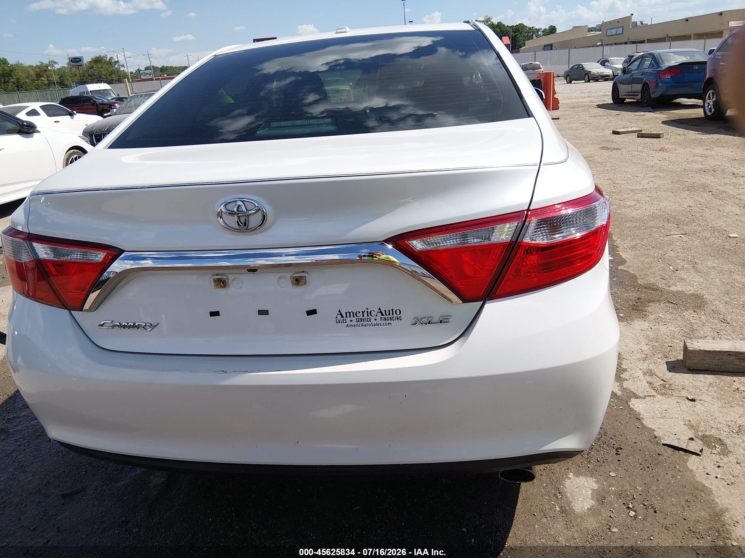 2015 Toyota Camry Xle Белый vin: 4T1BF1FKXFU072469