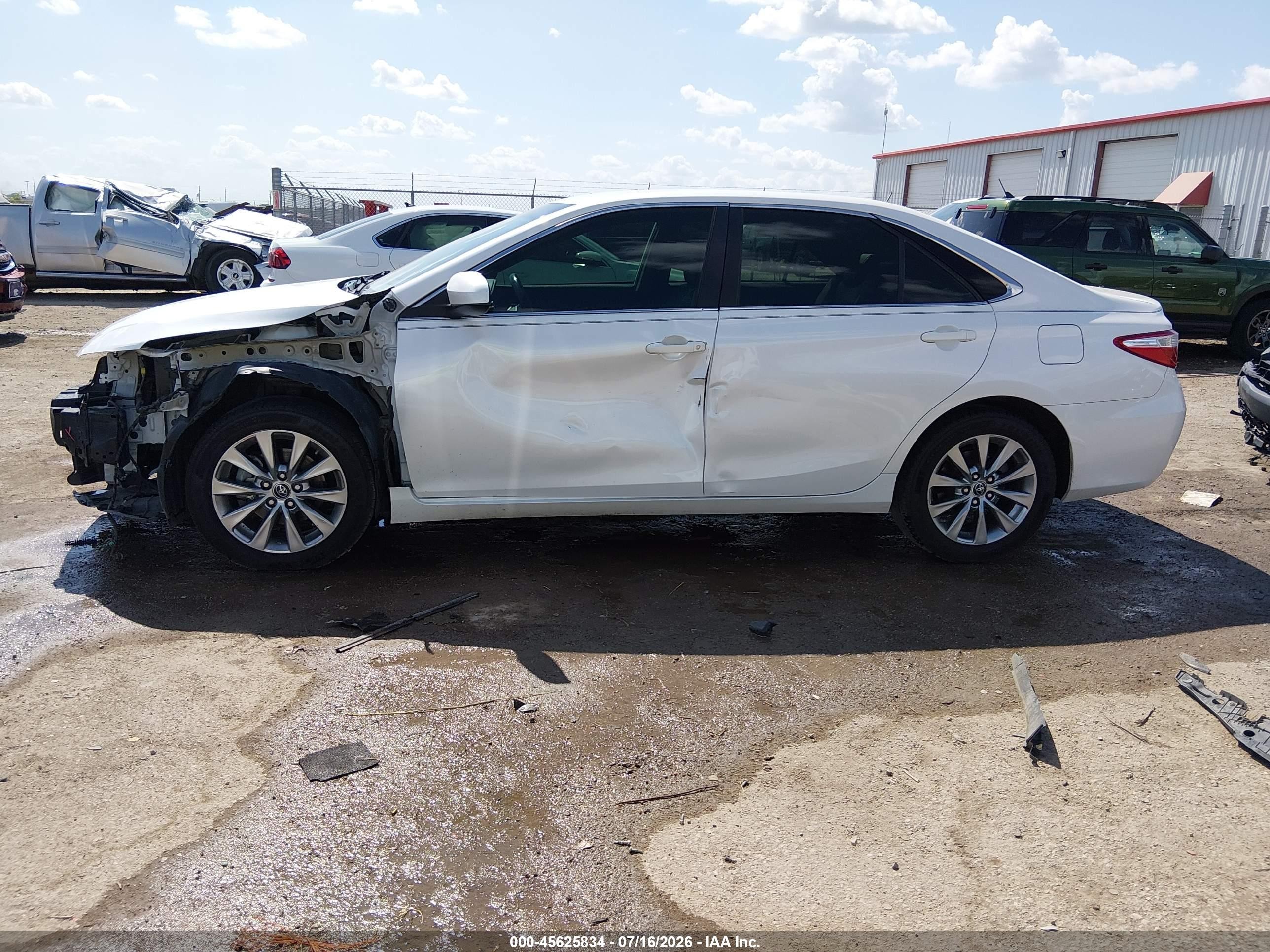 2015 Toyota Camry Xle Белый vin: 4T1BF1FKXFU072469