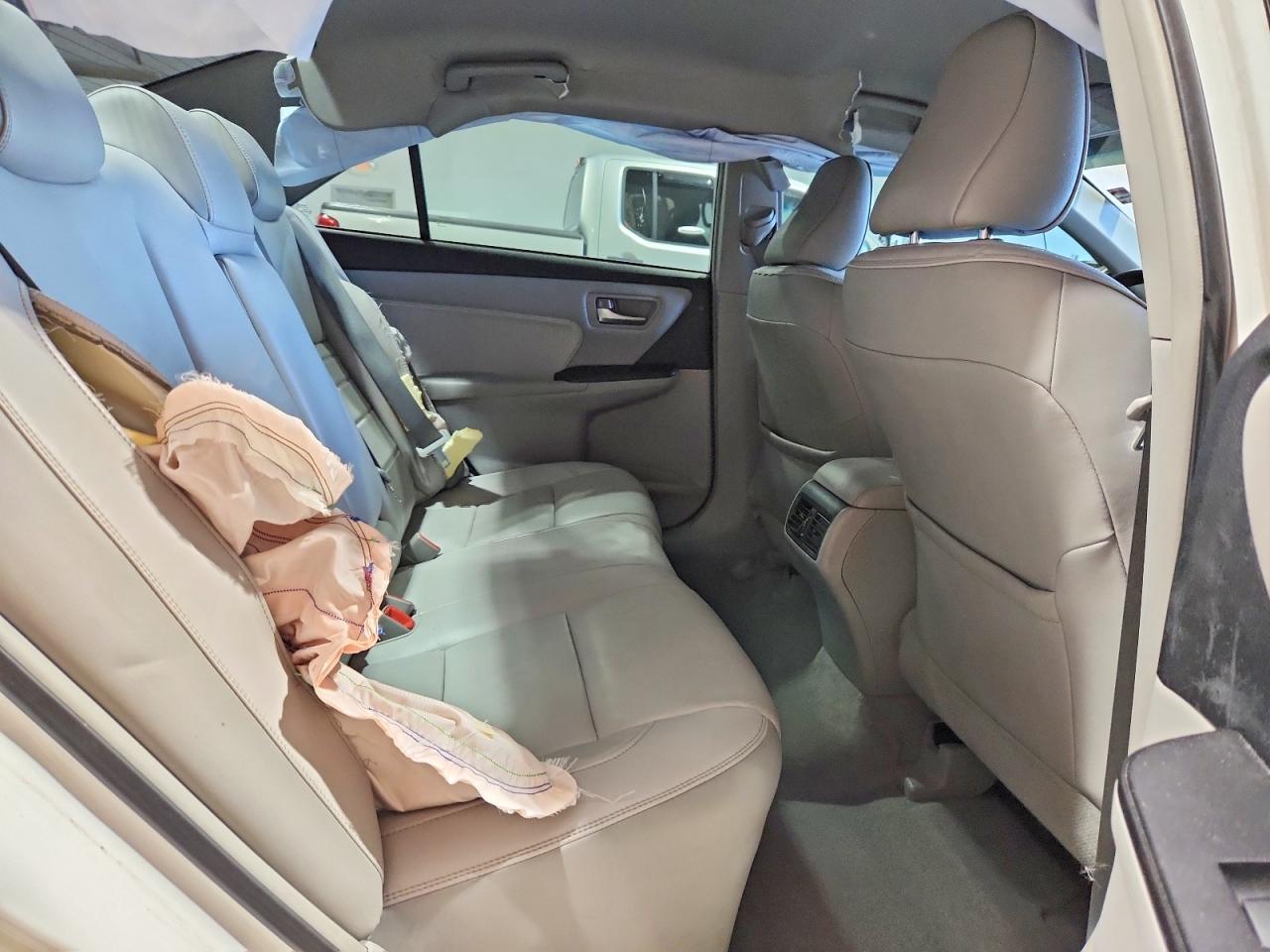 2015 Toyota Camry Xle White vin: 4T1BF1FKXFU083469